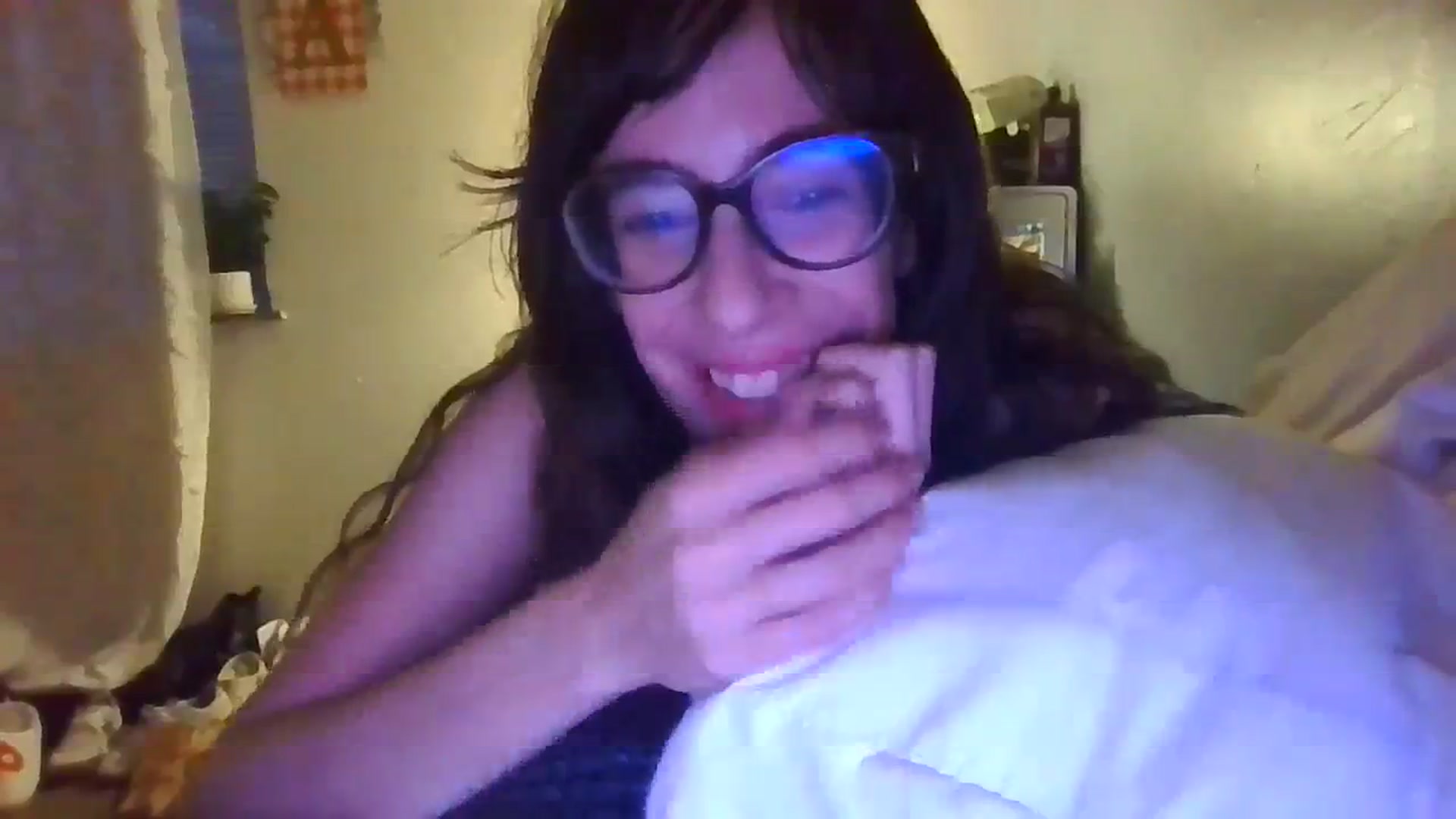 Gallery image thumbnail from sexyashlie's myfreecams stream on, 10/19/2023, 02:32 image 13 of 20