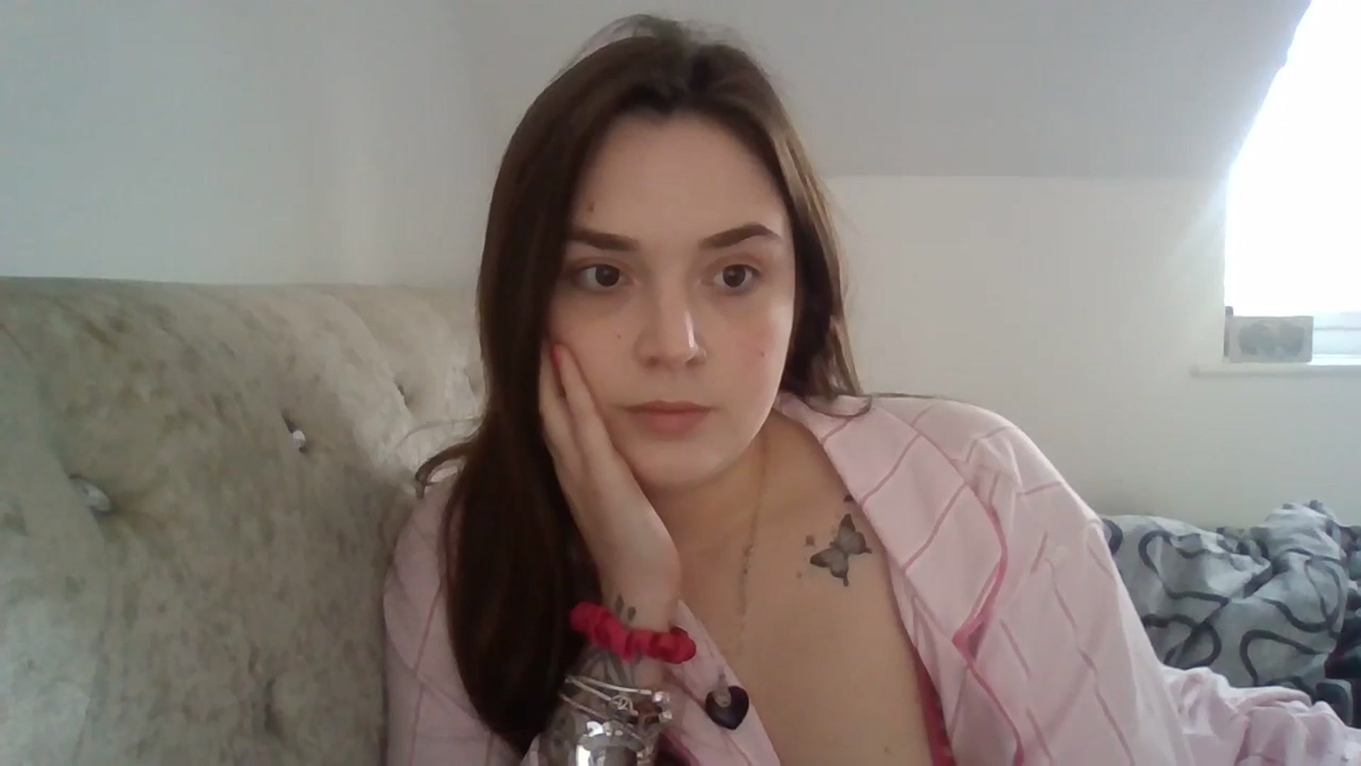 Gallery image thumbnail from sexybritgirly's myfreecams stream on, 03/05/2024, 16:40 image 15 of 20