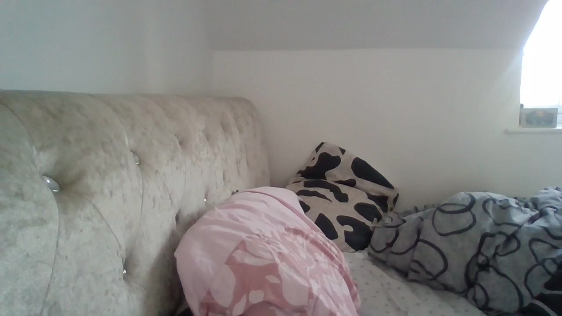 Gallery image thumbnail from sexybritgirly's myfreecams stream on, 03/05/2024, 16:40 image 19 of 20