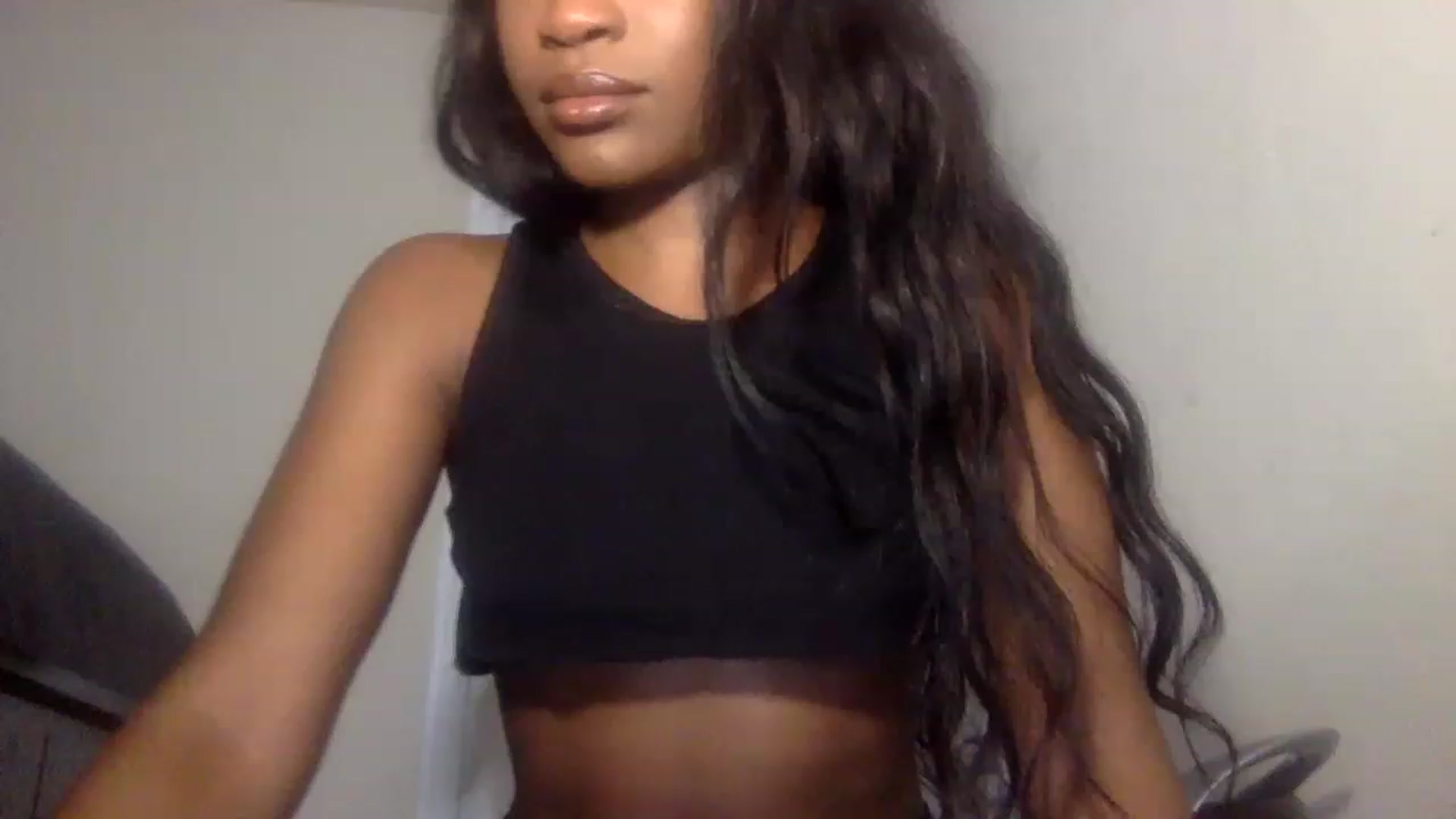 Gallery image thumbnail from sexyyliyahh's myfreecams stream on, 11/16/2022, 15:52 image 8 of 20