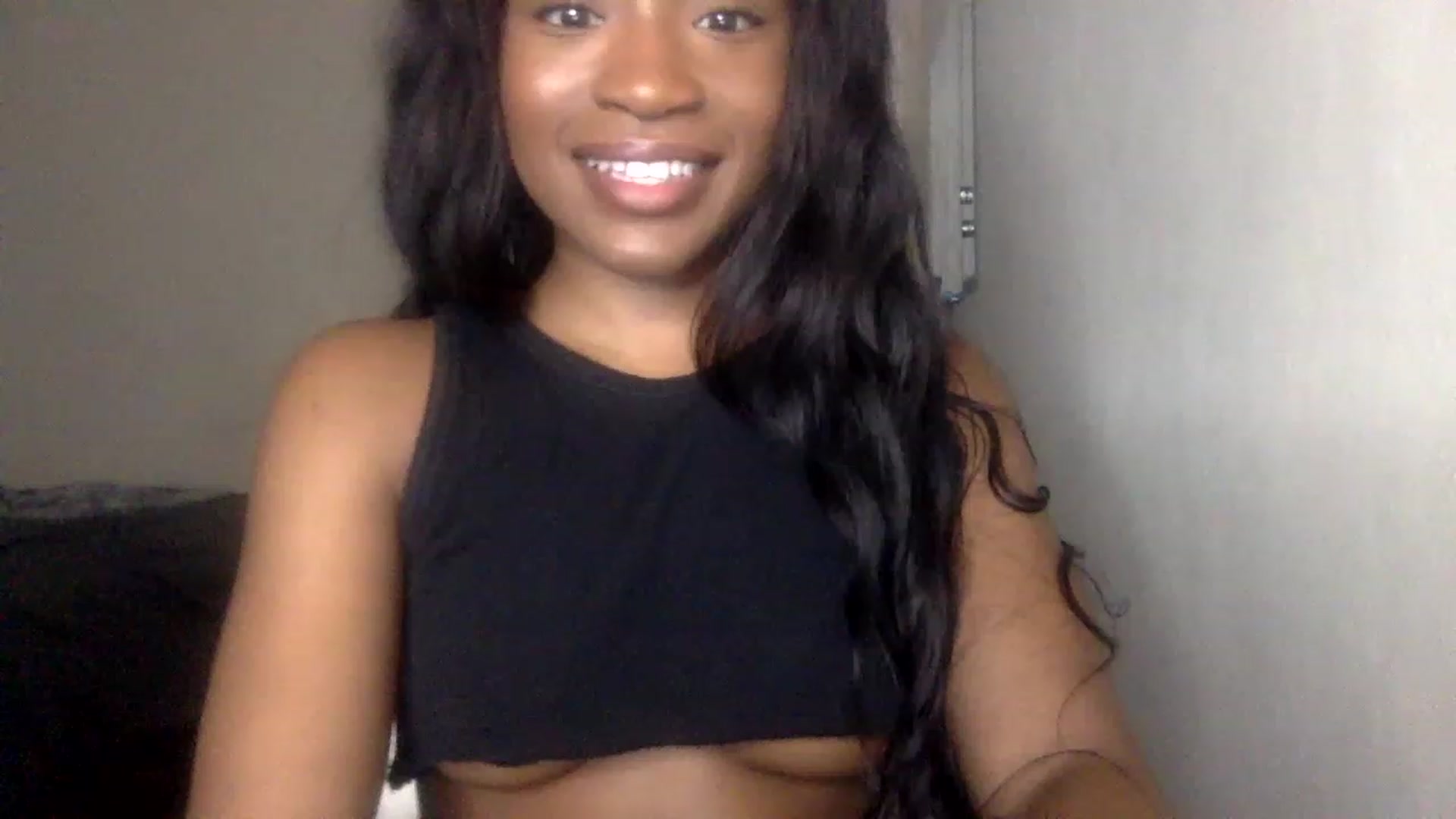 Gallery image thumbnail from sexyyliyahh's myfreecams stream on, 11/16/2022, 21:00 image 16 of 20