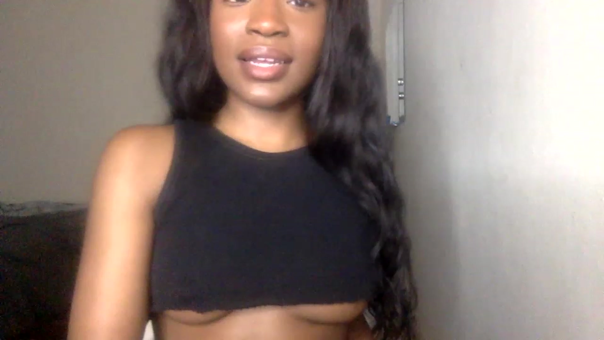 Gallery image thumbnail from sexyyliyahh's myfreecams stream on, 11/16/2022, 21:00 image 15 of 20
