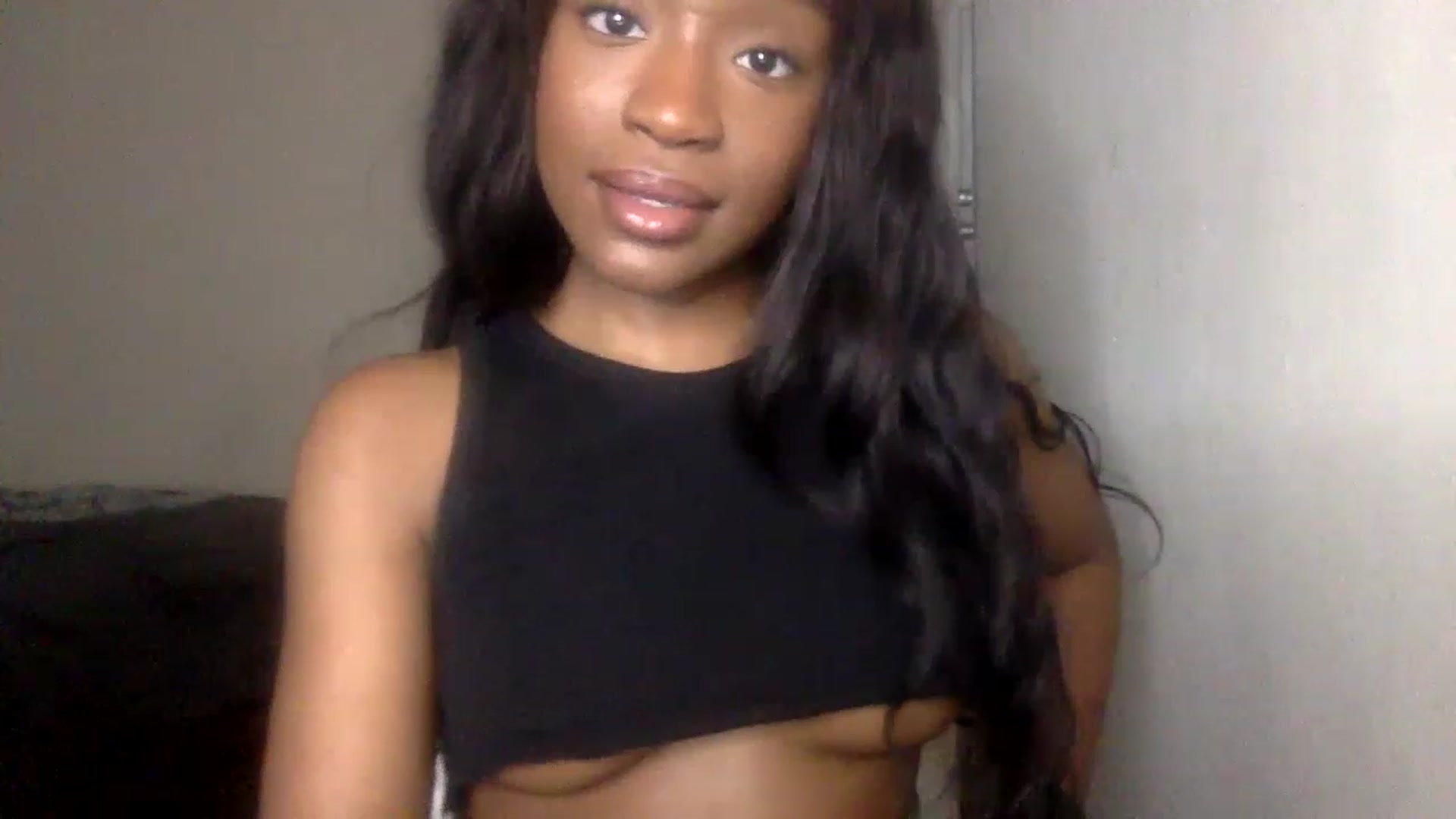 Gallery image thumbnail from sexyyliyahh's myfreecams stream on, 11/16/2022, 21:00 image 17 of 20
