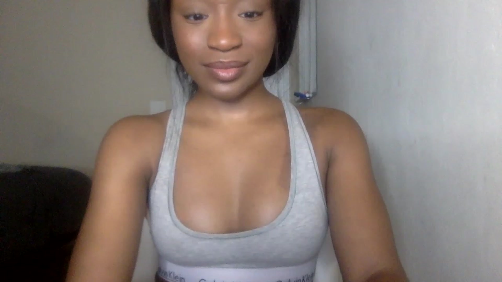 Gallery image thumbnail from sexyyliyahh's myfreecams stream on, 11/20/2022, 19:34 image 11 of 20