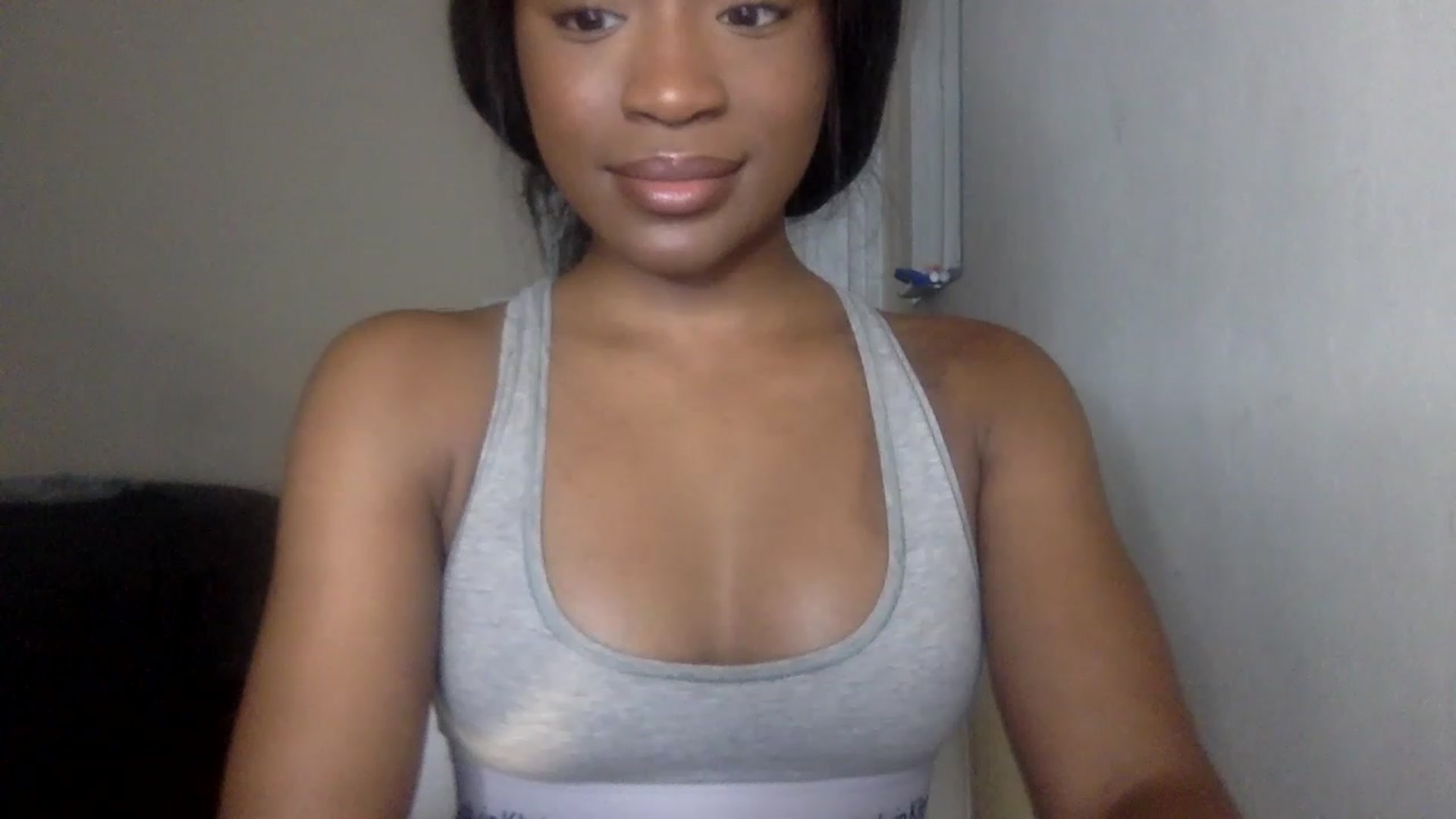 Gallery image thumbnail from sexyyliyahh's myfreecams stream on, 11/20/2022, 19:34 image 8 of 20