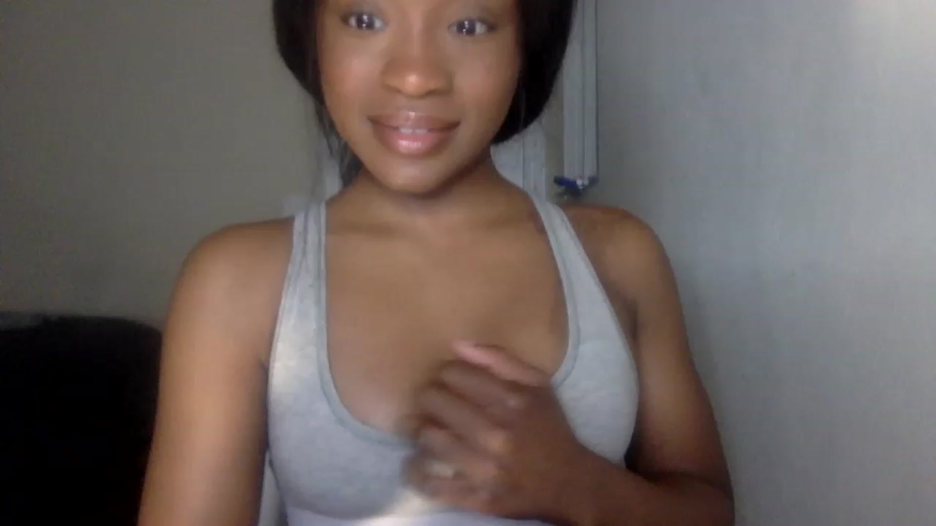 Gallery image thumbnail from sexyyliyahh's myfreecams stream on, 11/20/2022, 19:34 image 1 of 20