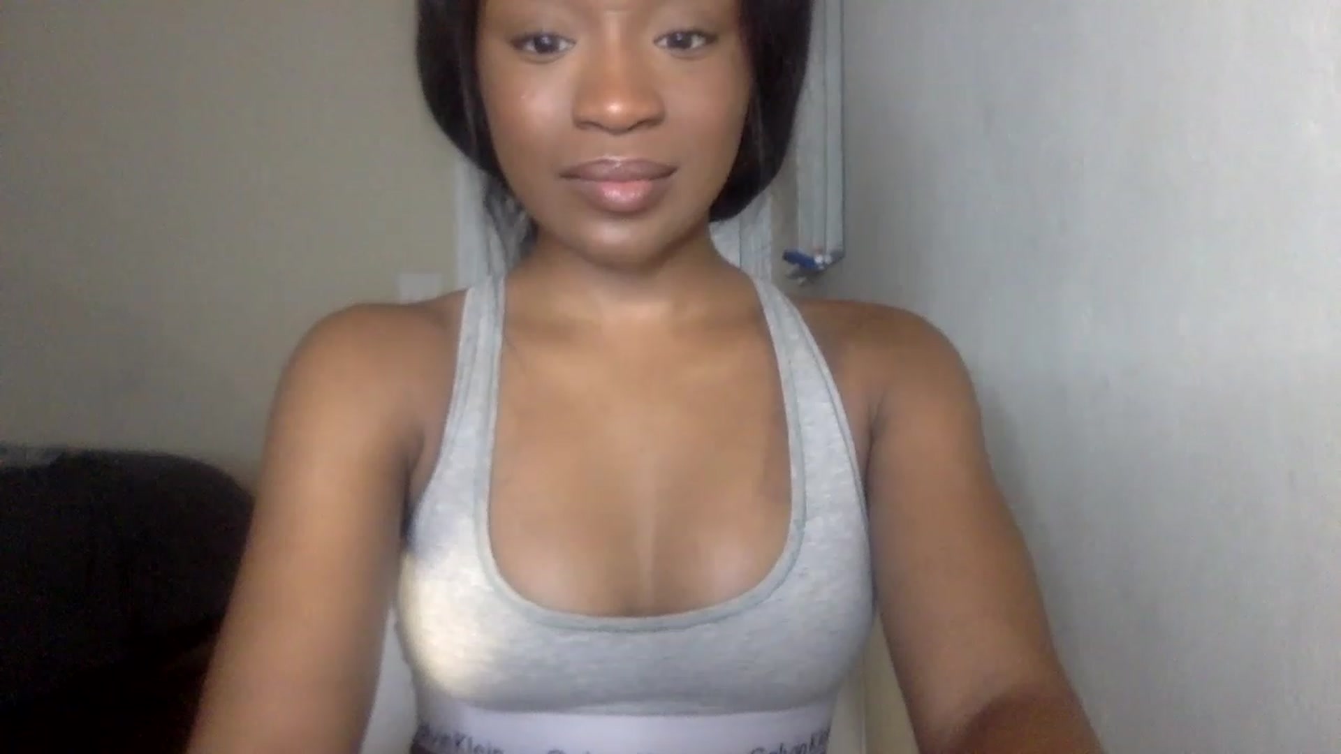 Gallery image thumbnail from sexyyliyahh's myfreecams stream on, 11/20/2022, 19:34 image 13 of 20