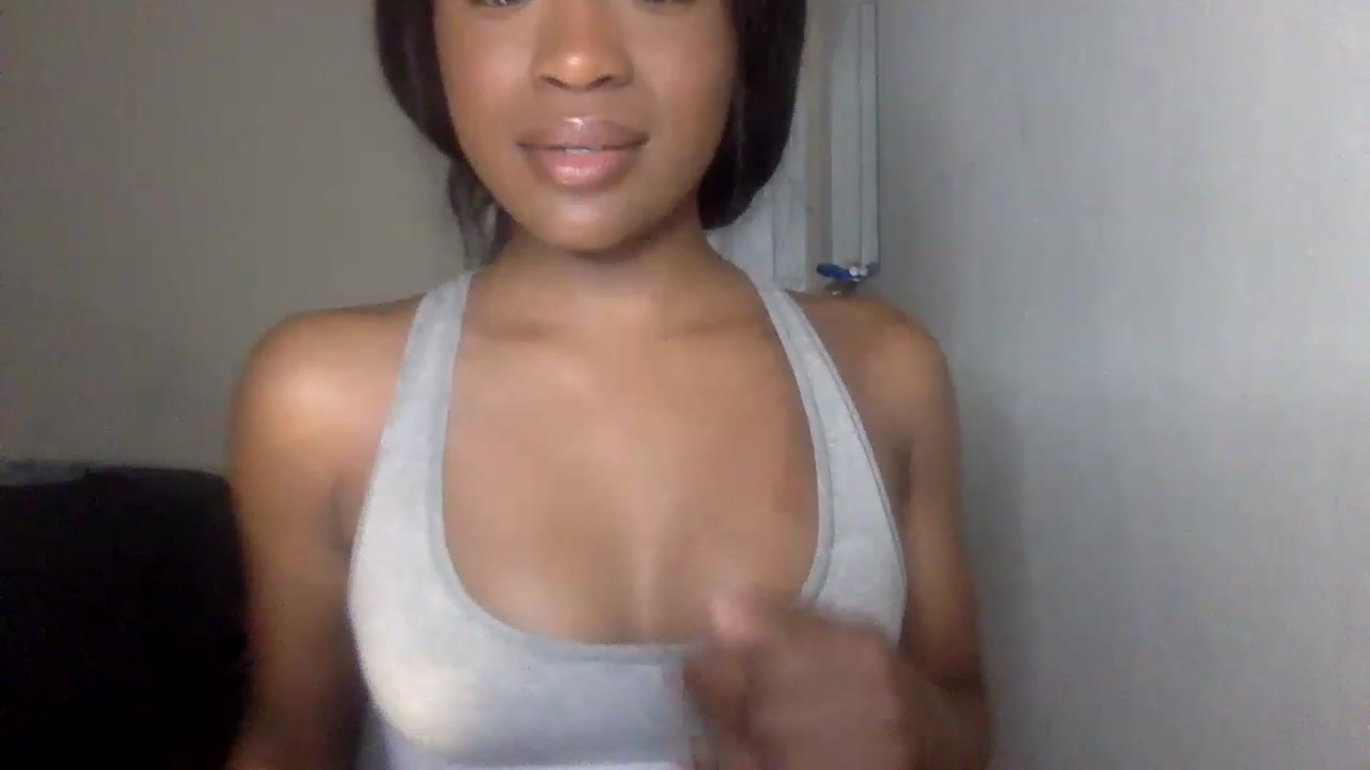 Gallery image thumbnail from sexyyliyahh's myfreecams stream on, 11/20/2022, 19:34 image 9 of 20