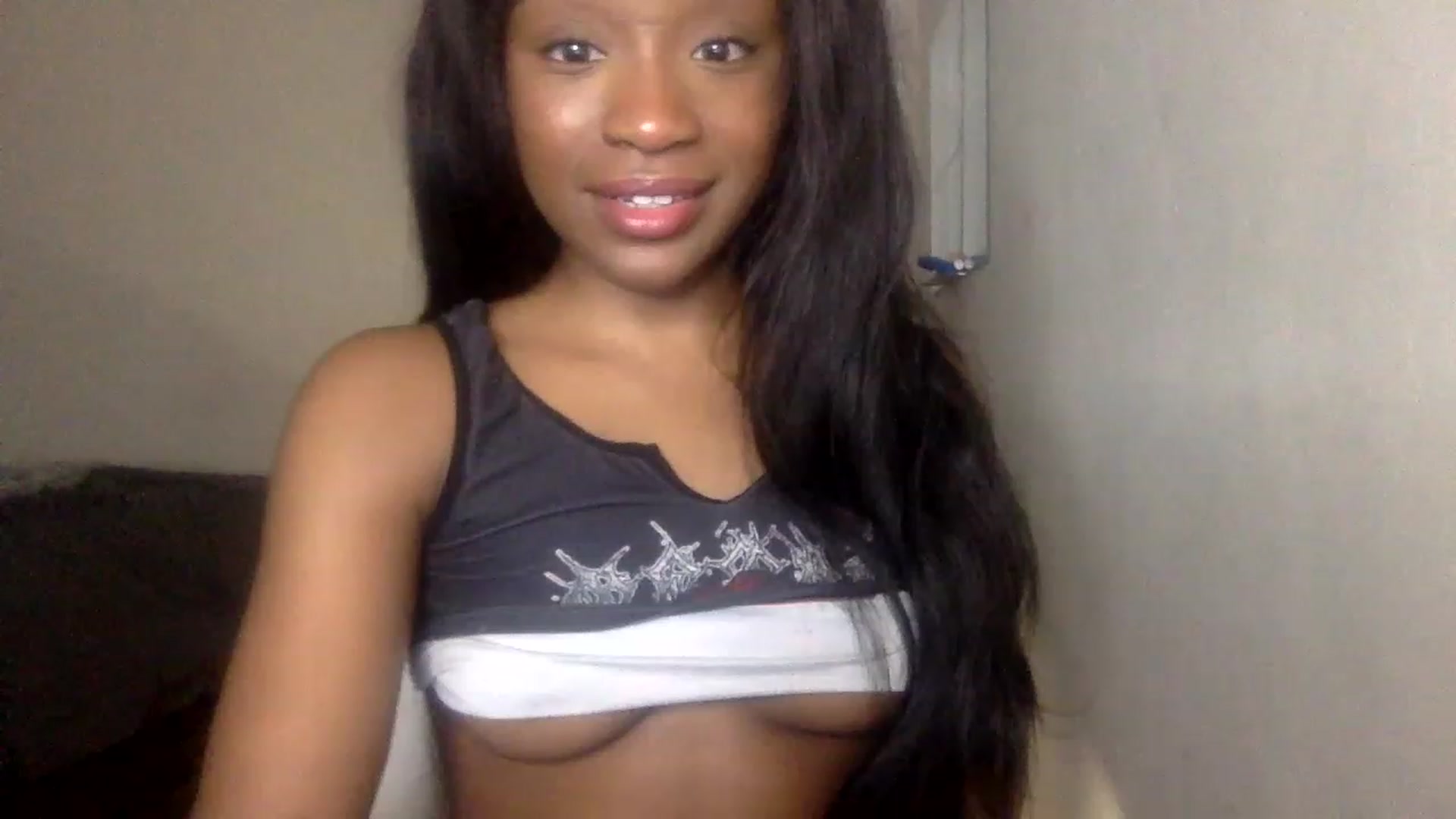 Gallery image thumbnail from sexyyliyahh's myfreecams stream on, 11/20/2022, 23:42 image 14 of 20