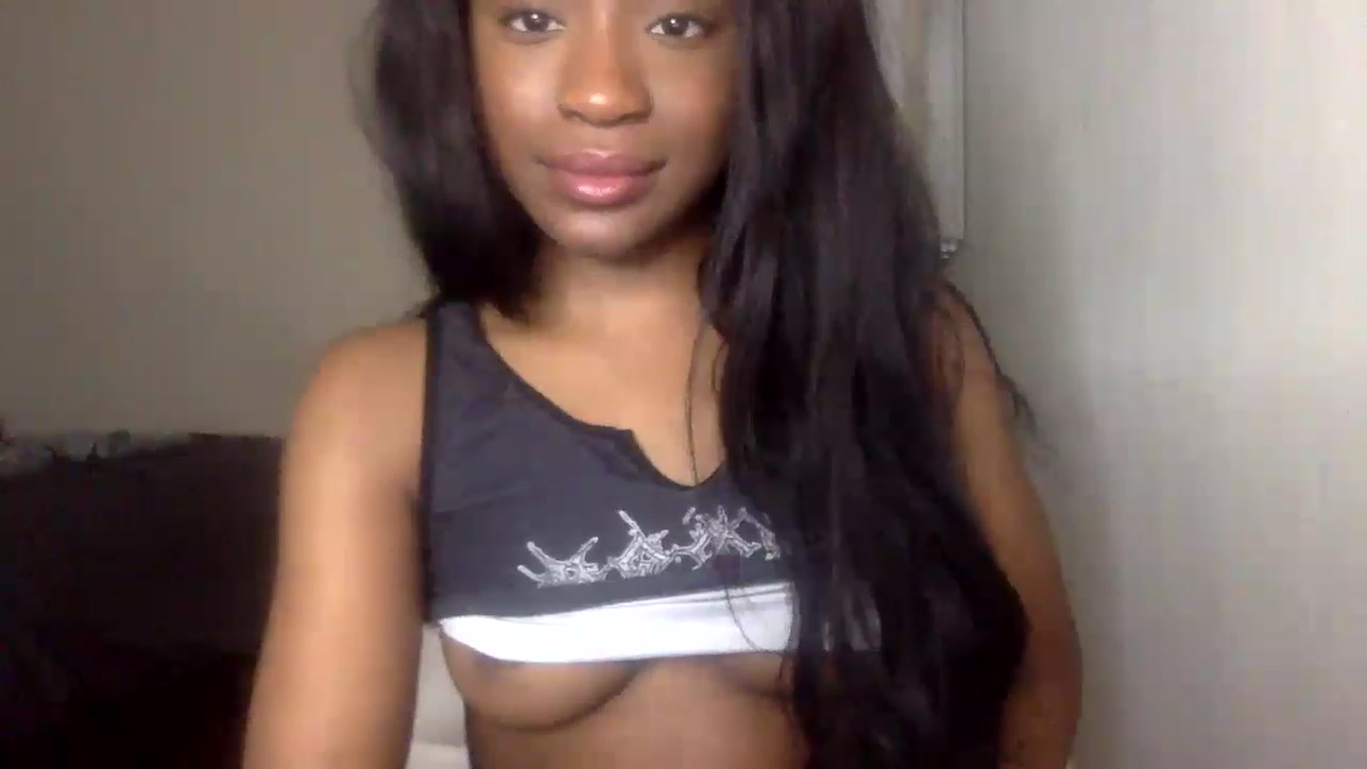 Gallery image thumbnail from sexyyliyahh's myfreecams stream on, 11/21/2022, 01:14 image 12 of 20