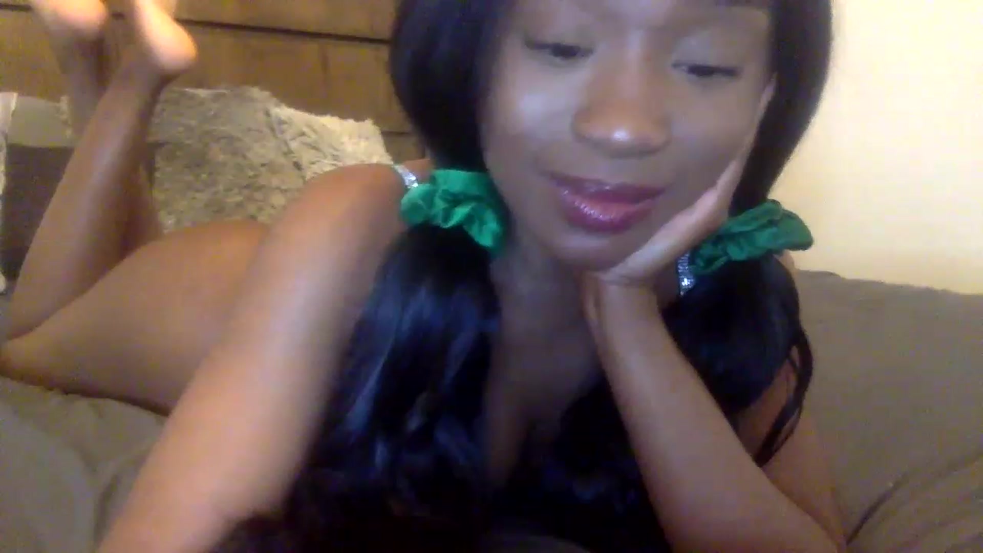 Gallery image thumbnail from sexyyliyahh's myfreecams stream on, 12/15/2022, 02:31 image 14 of 20