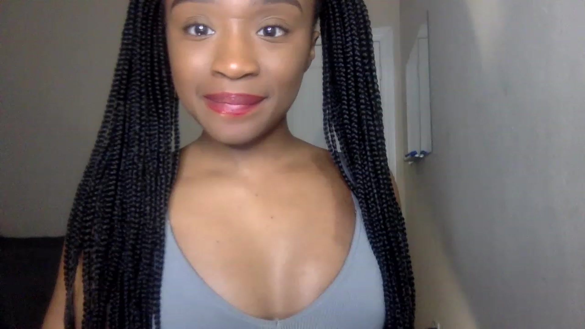 Gallery image thumbnail from sexyyliyahh's myfreecams stream on, 12/19/2022, 16:32 image 18 of 20