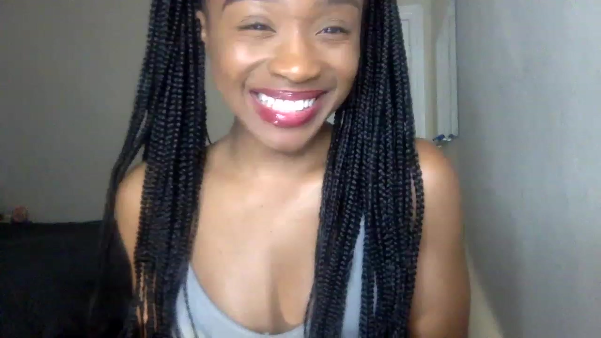 Gallery image thumbnail from sexyyliyahh's myfreecams stream on, 12/19/2022, 16:32 image 9 of 20