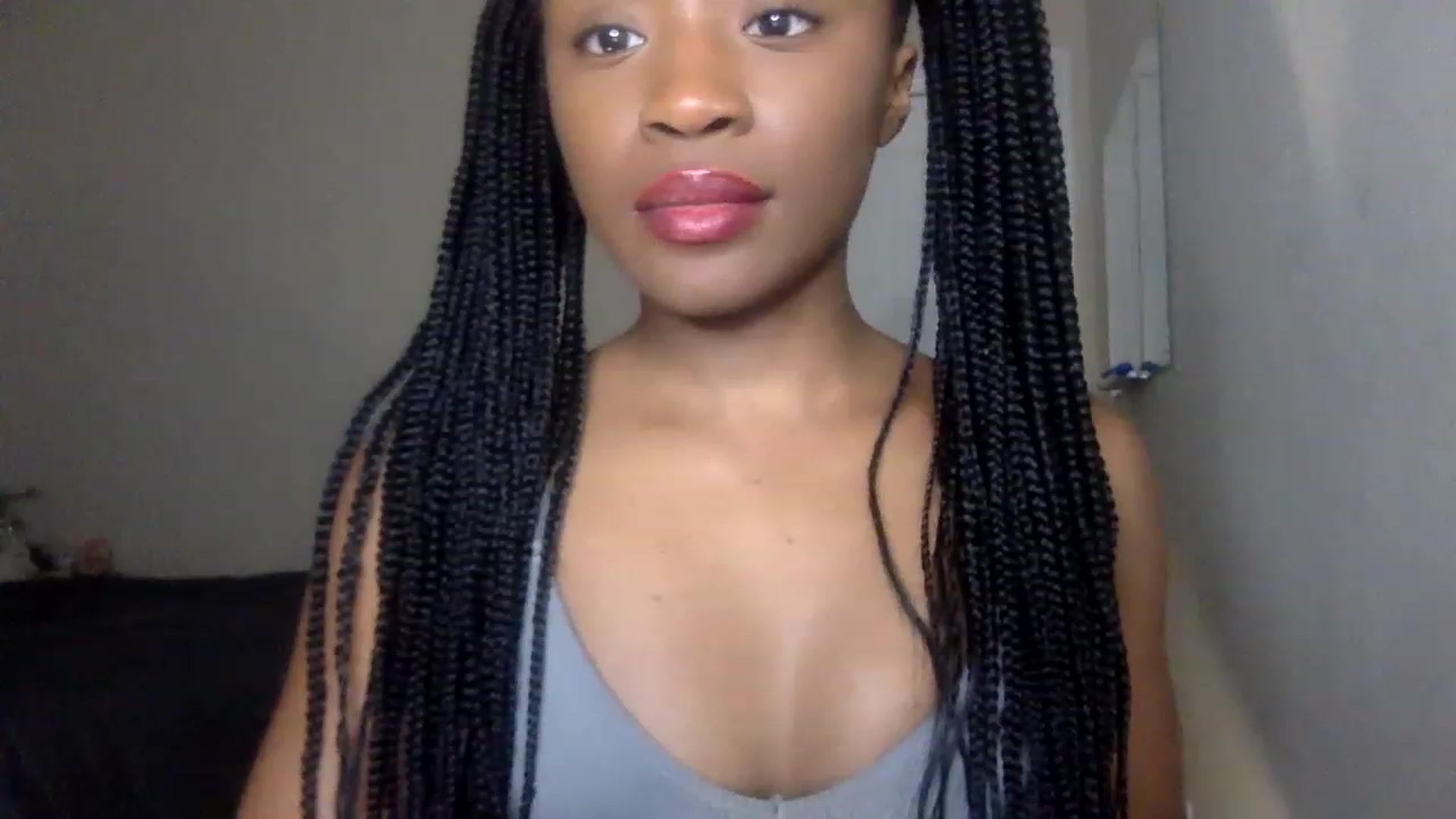 Gallery image thumbnail from sexyyliyahh's myfreecams stream on, 12/19/2022, 16:32 image 20 of 20