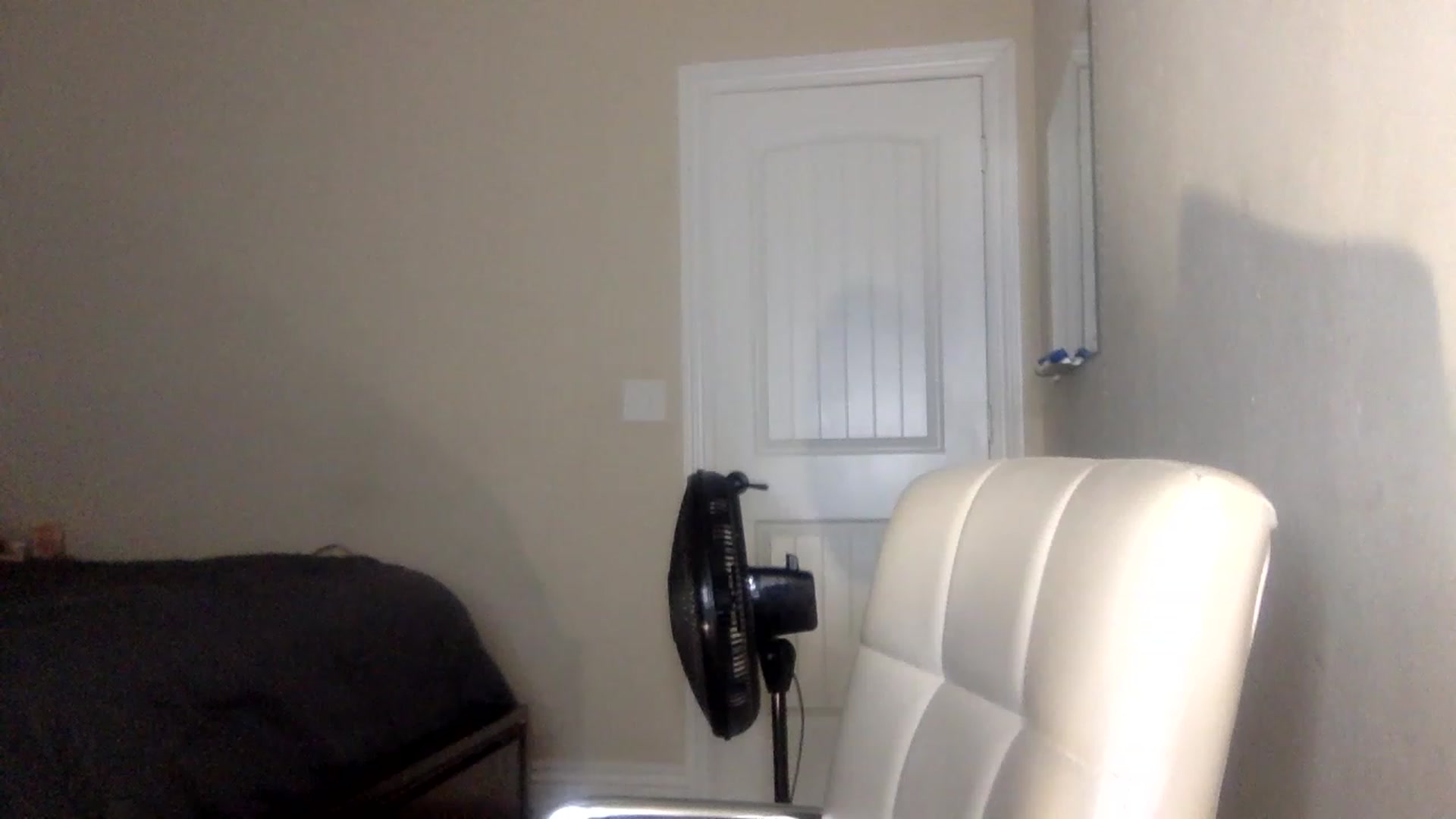 Gallery image thumbnail from sexyyliyahh's myfreecams stream on, 12/19/2022, 16:32 image 7 of 20