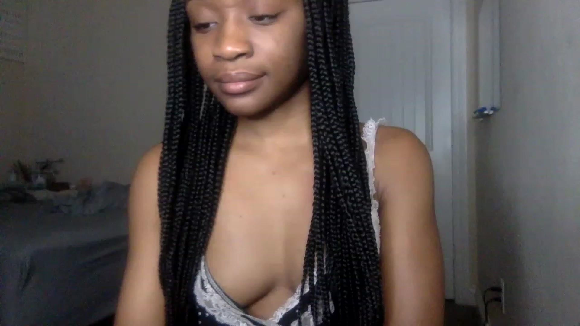 Gallery image thumbnail from sexyyliyahh's myfreecams stream on, 12/22/2022, 11:08 image 14 of 20