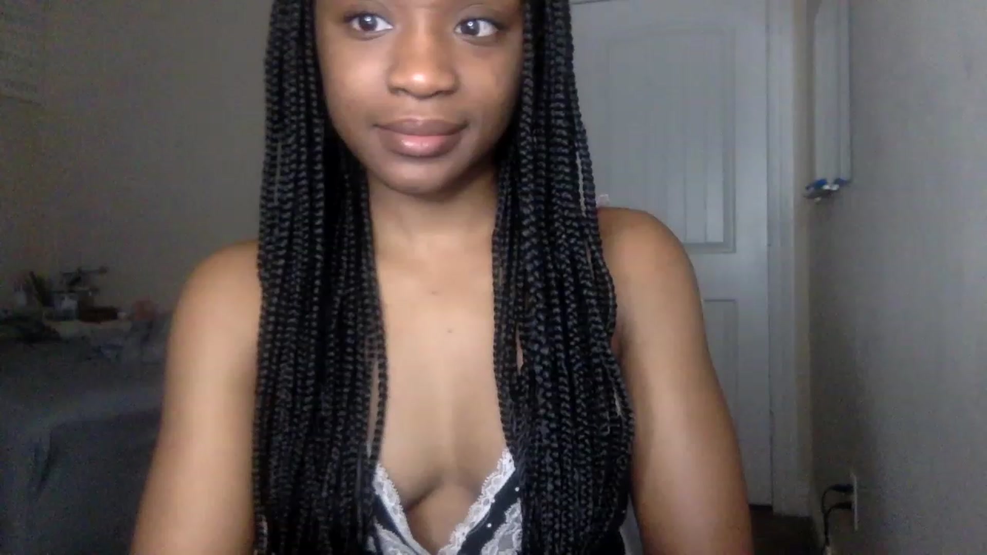 Gallery image thumbnail from sexyyliyahh's myfreecams stream on, 12/22/2022, 11:08 image 11 of 20