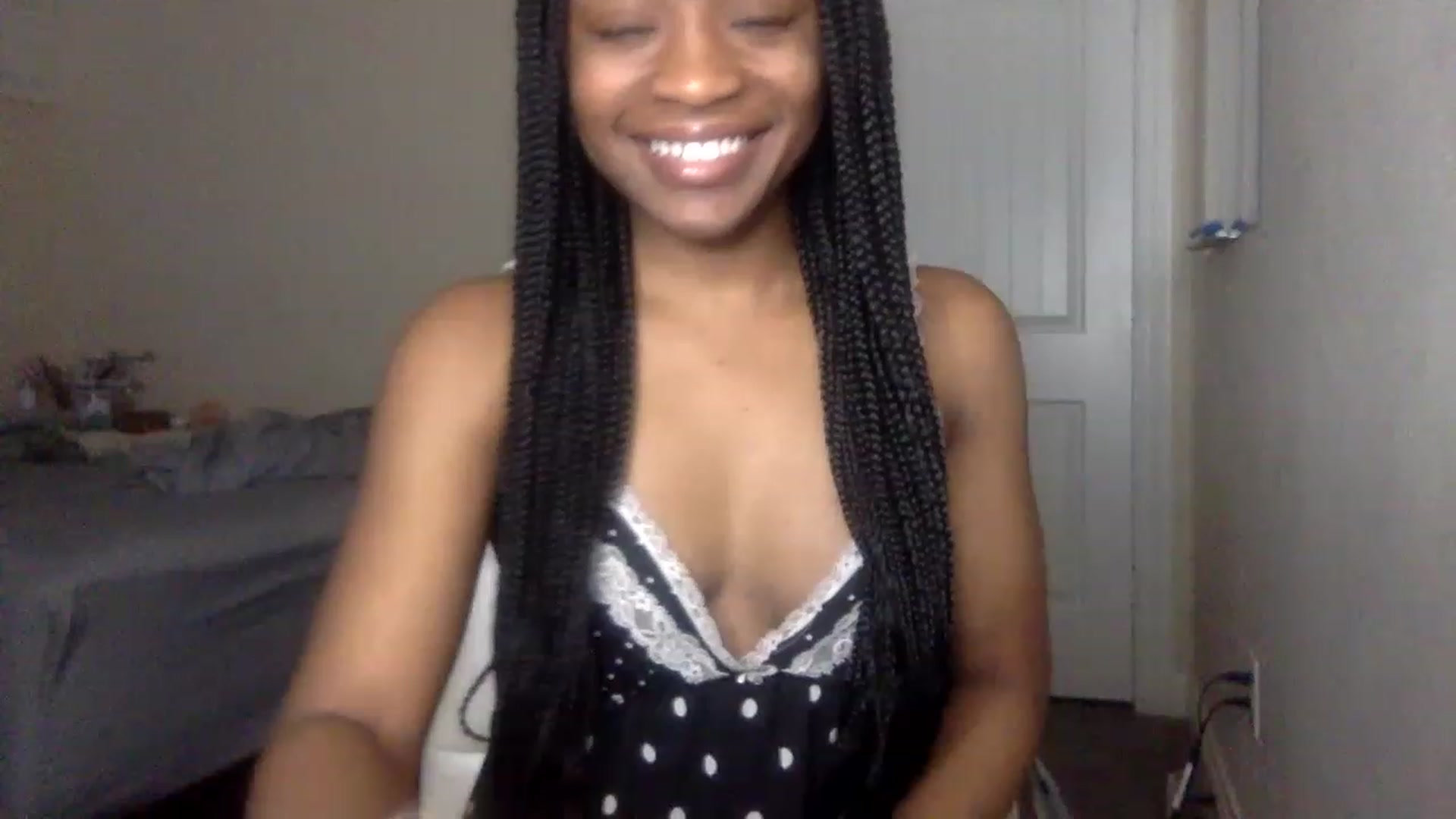 Gallery image thumbnail from sexyyliyahh's myfreecams stream on, 12/22/2022, 11:08 image 4 of 20