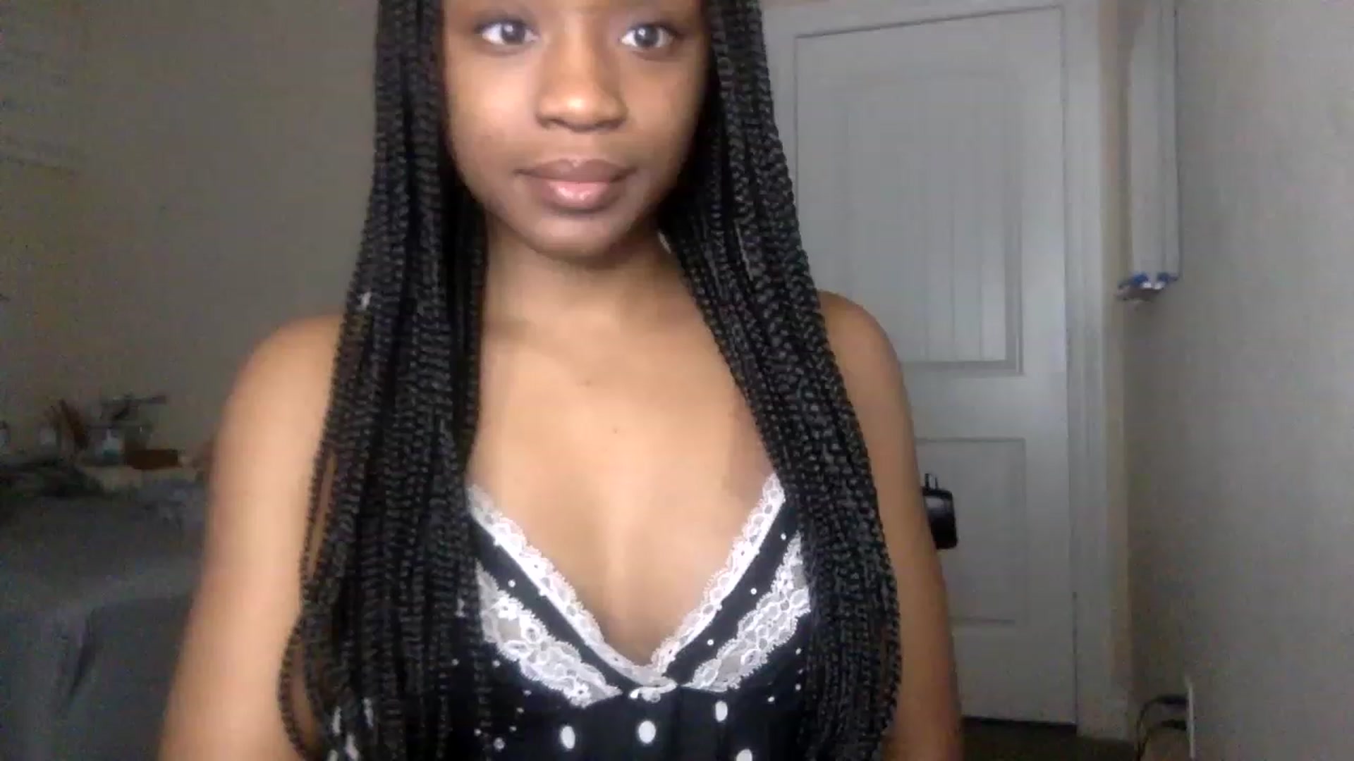 Gallery image thumbnail from sexyyliyahh's myfreecams stream on, 12/22/2022, 11:08 image 3 of 20