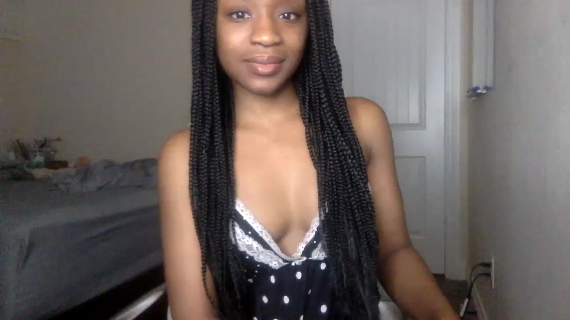 Gallery image thumbnail from sexyyliyahh's myfreecams stream on, 12/22/2022, 11:08 image 8 of 20