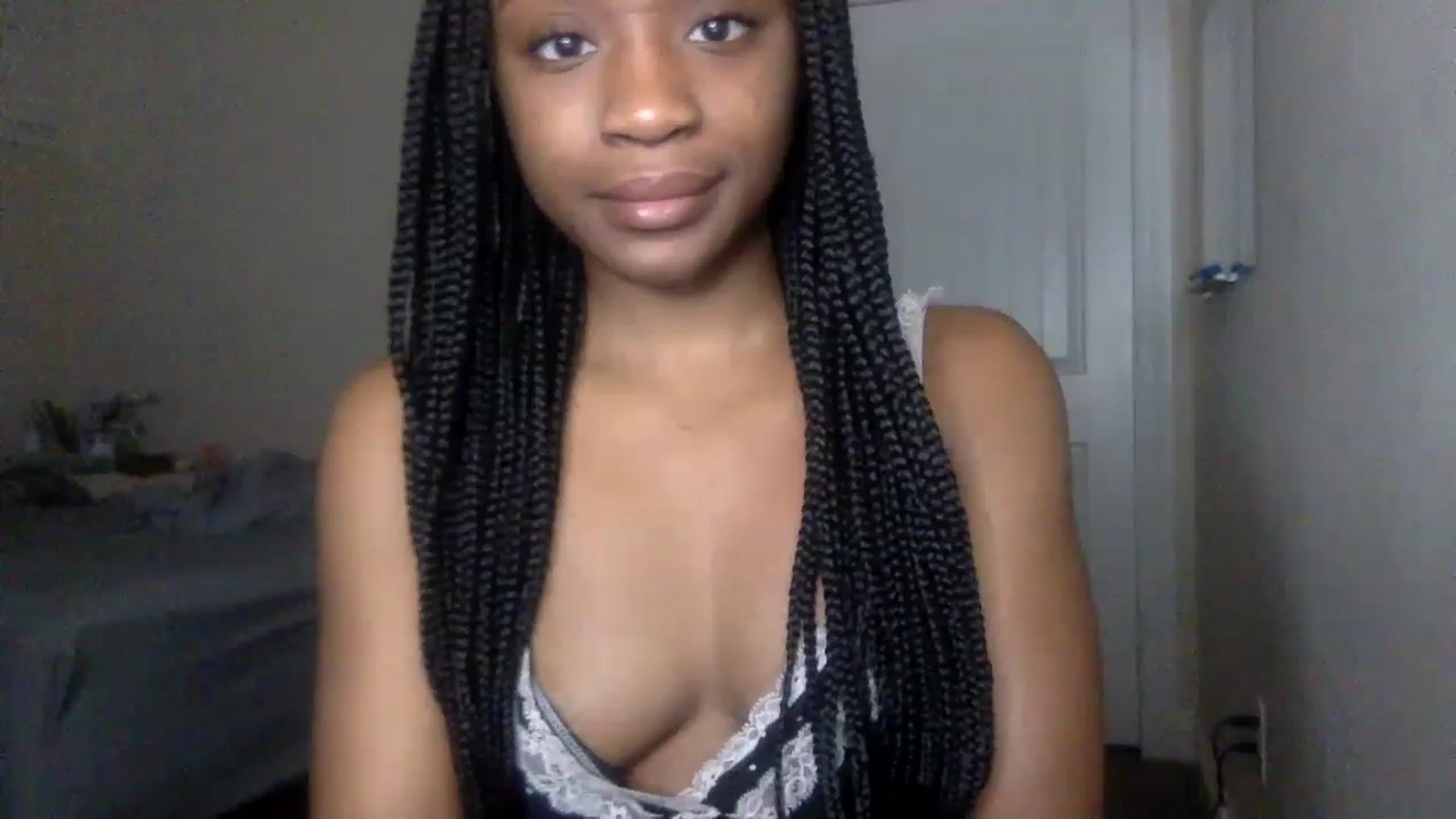 Gallery image thumbnail from sexyyliyahh's myfreecams stream on, 12/22/2022, 11:08 image 13 of 20