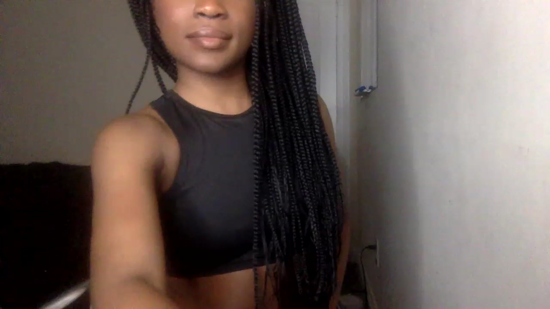 Gallery image thumbnail from sexyyliyahh's myfreecams stream on, 12/28/2022, 22:47 image 14 of 20