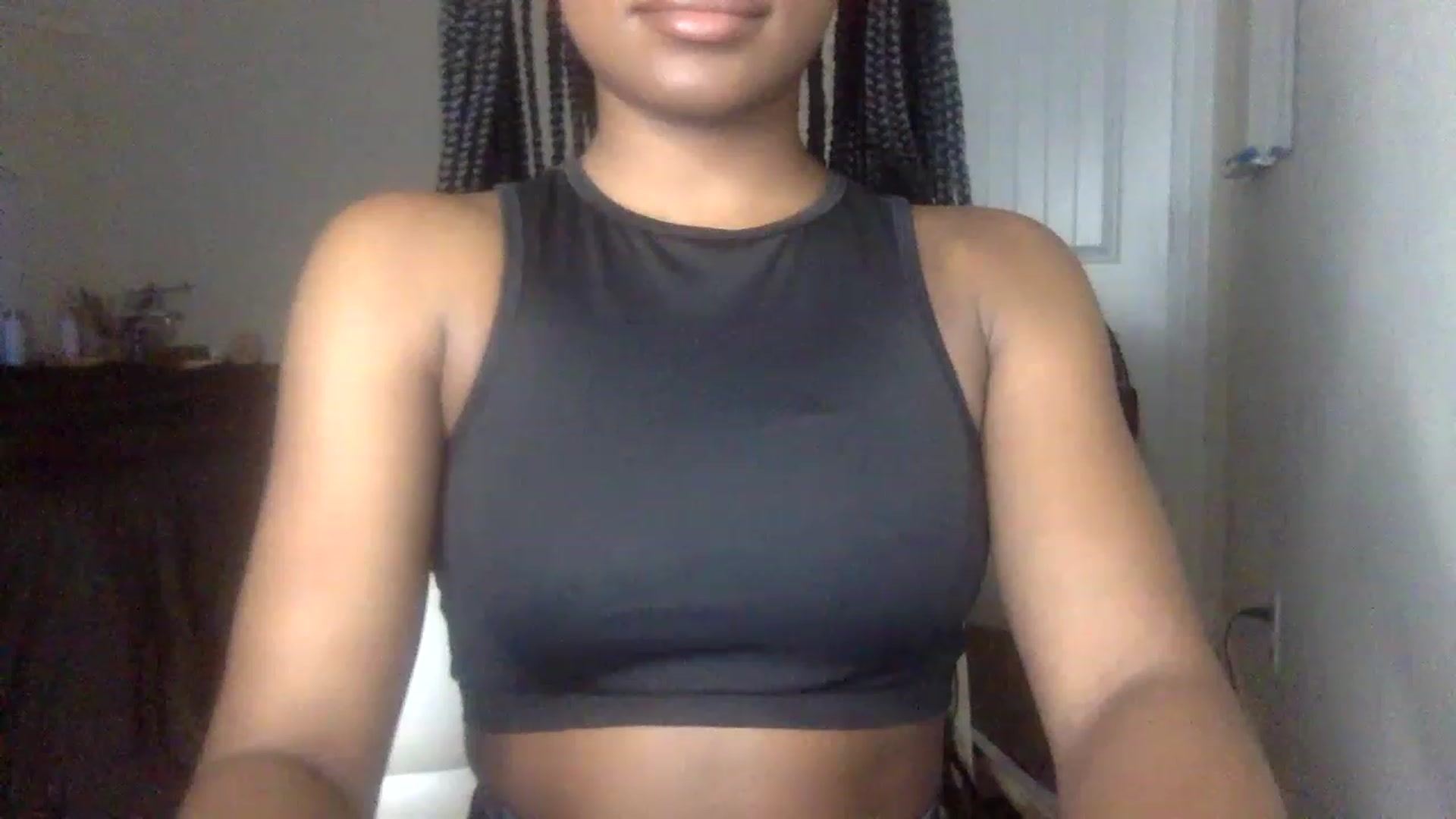 Gallery image thumbnail from sexyyliyahh's myfreecams stream on, 12/28/2022, 22:47 image 4 of 20
