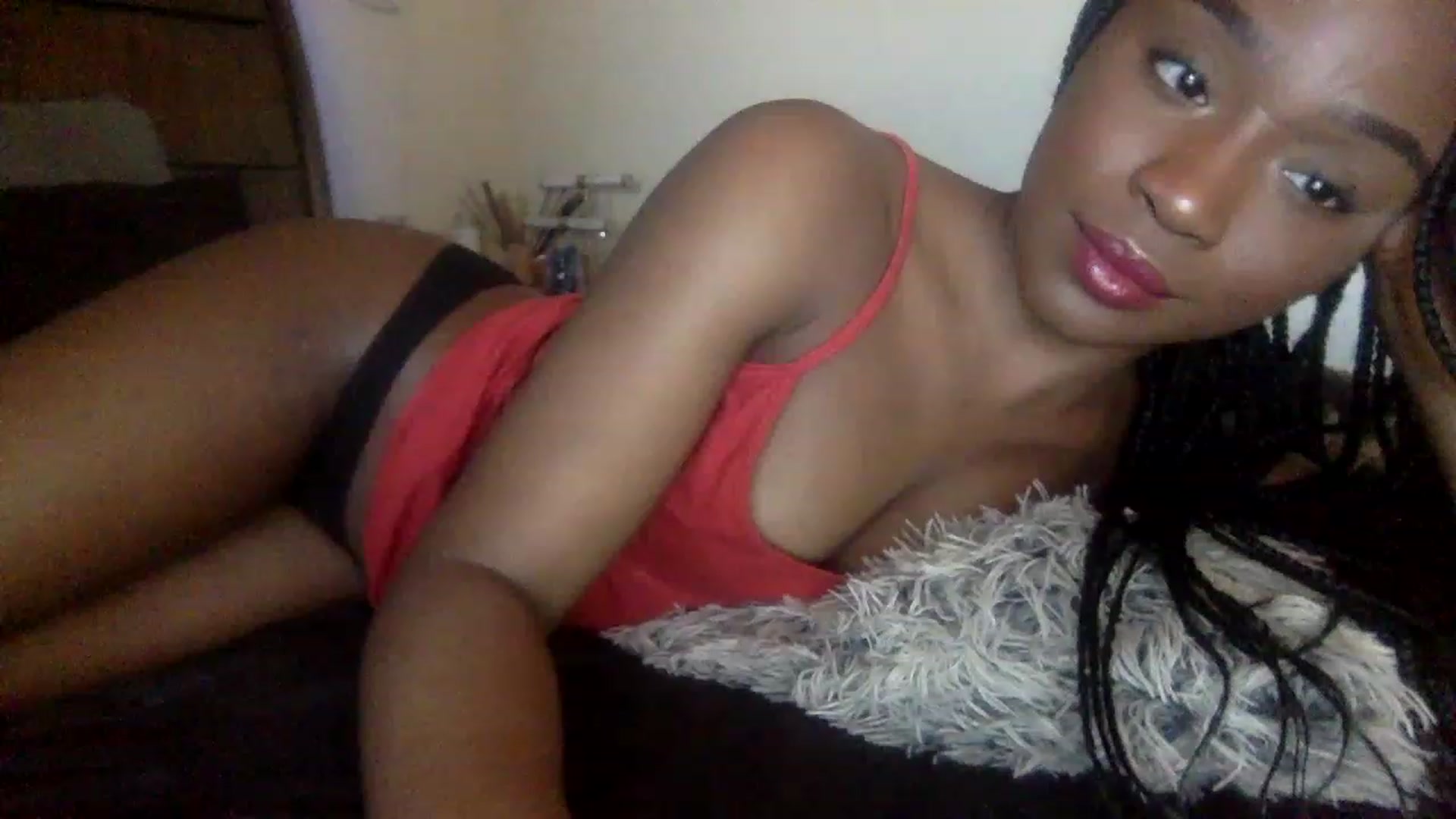Gallery image thumbnail from sexyyliyahh's myfreecams stream on, 01/03/2023, 18:21 image 12 of 20