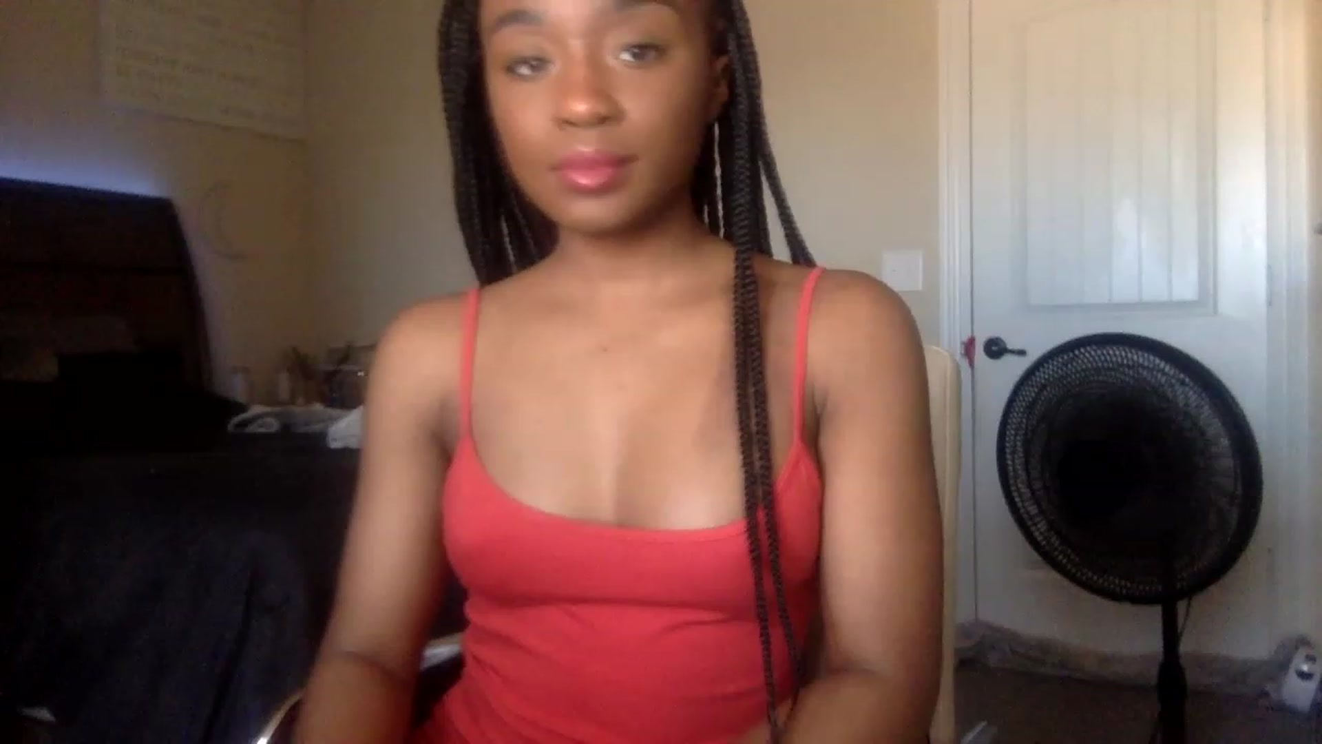 Gallery image thumbnail from sexyyliyahh's myfreecams stream on, 01/03/2023, 18:21 image 5 of 20