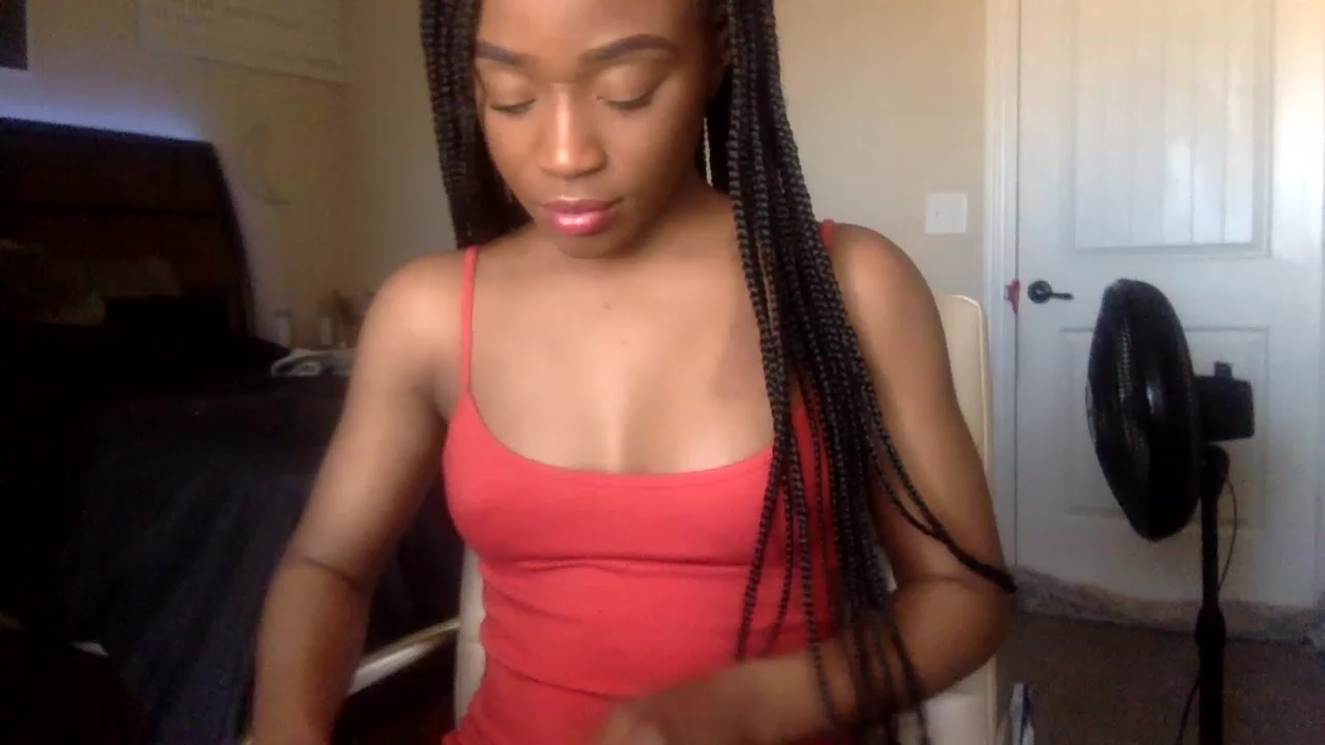 Gallery image thumbnail from sexyyliyahh's myfreecams stream on, 01/03/2023, 18:21 image 2 of 20
