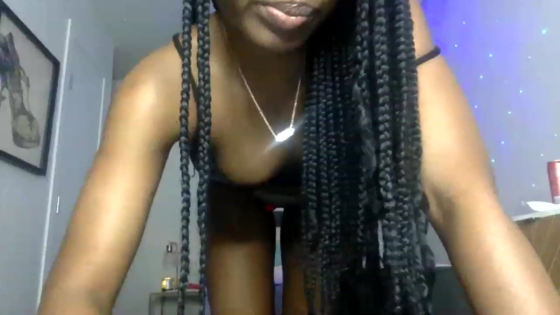 Gallery image thumbnail from sexyyliyahh's myfreecams stream on, 05/04/2023, 10:16 image 2 of 20
