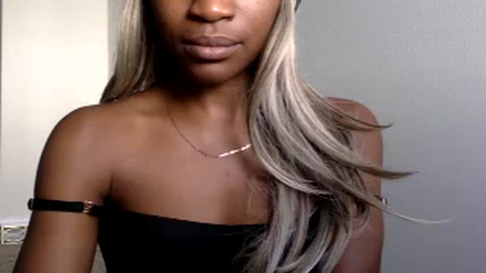 Gallery image thumbnail from sexyyliyahh's myfreecams stream on, 06/17/2023, 23:47 image 17 of 20