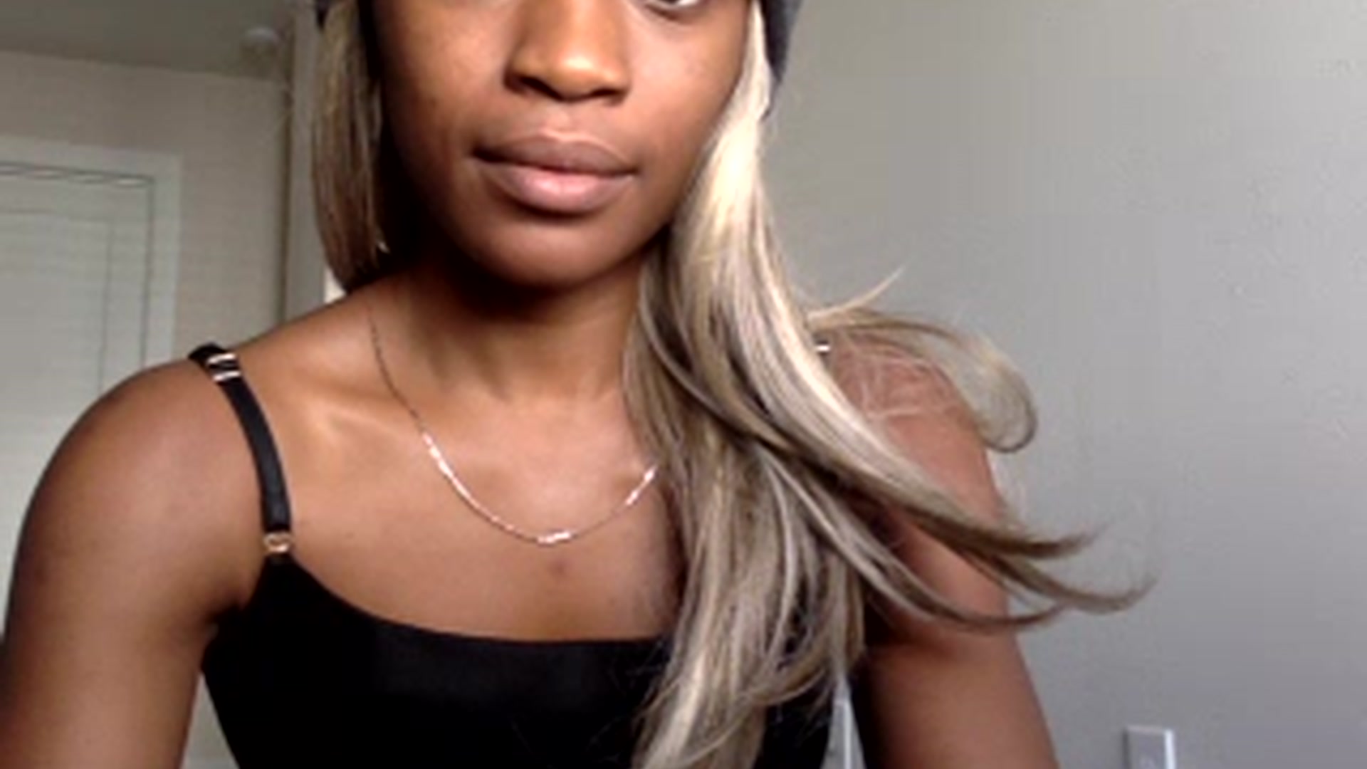 Gallery image thumbnail from sexyyliyahh's myfreecams stream on, 06/17/2023, 23:47 image 12 of 20