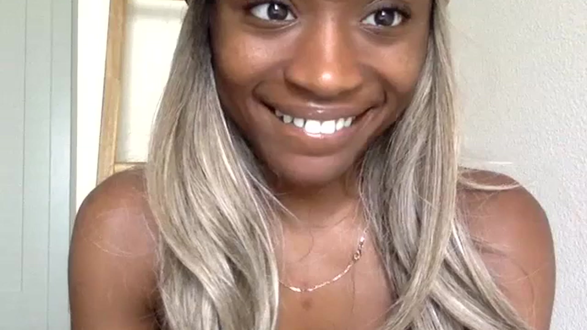 Gallery image thumbnail from sexyyliyahh's myfreecams stream on, 06/19/2023, 19:37 image 12 of 20