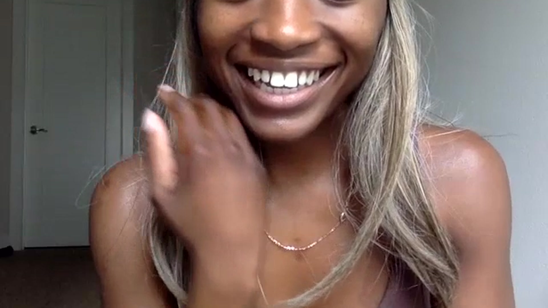 Gallery image thumbnail from sexyyliyahh's myfreecams stream on, 06/19/2023, 19:37 image 3 of 20