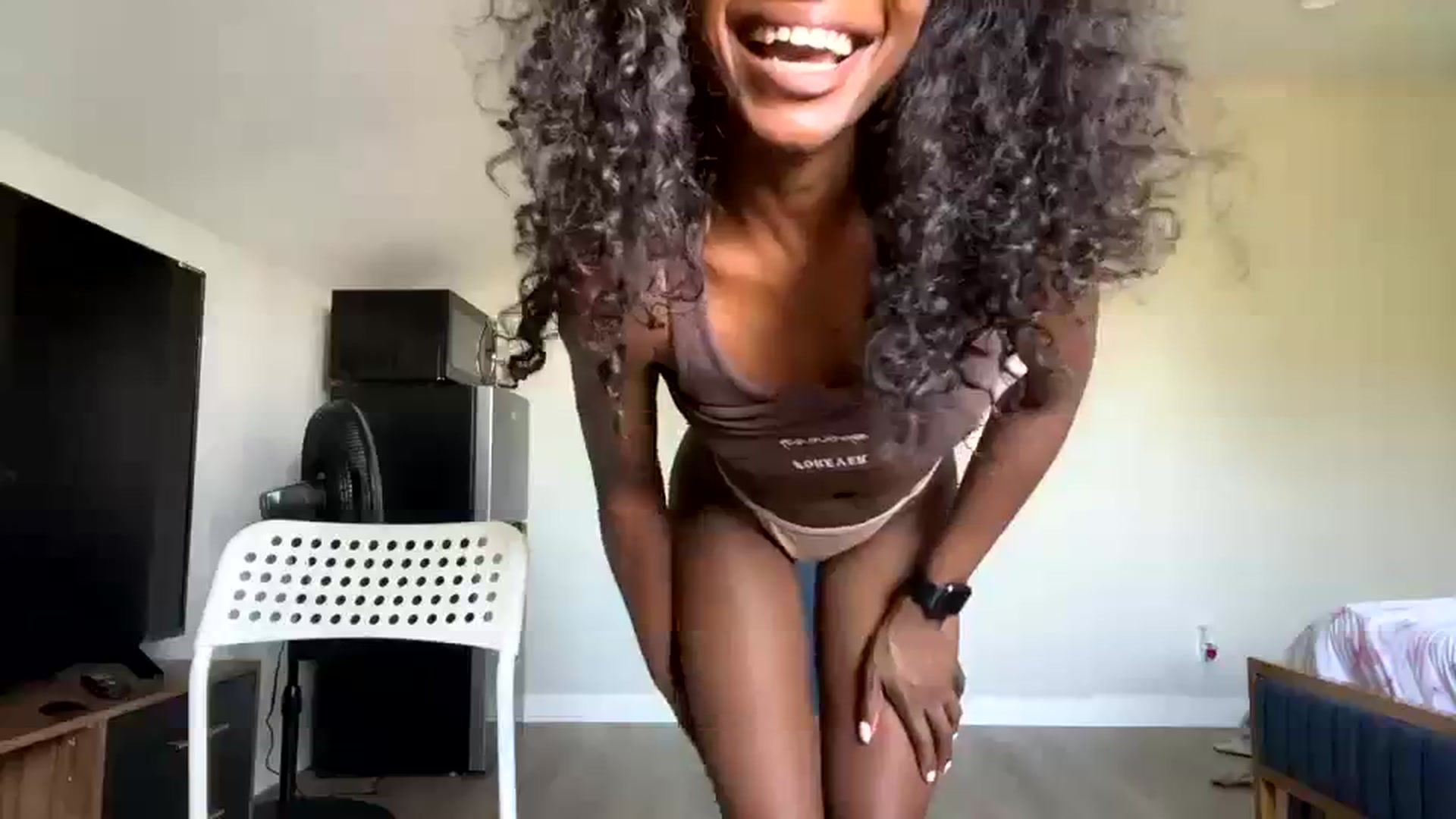Gallery image thumbnail from sexyyliyahh's myfreecams stream on, 07/25/2023, 24:33 image 9 of 20