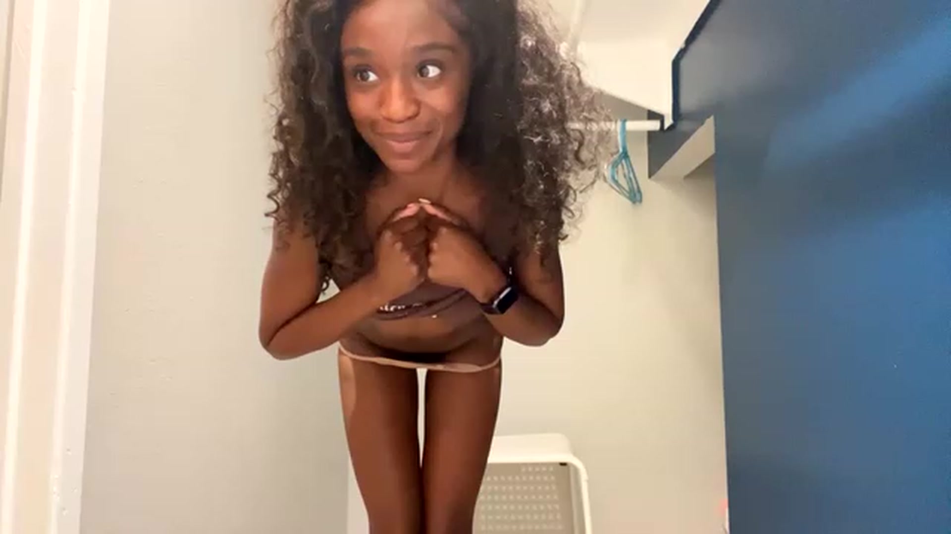 Gallery image thumbnail from sexyyliyahh's myfreecams stream on, 07/25/2023, 08:08 image 8 of 20