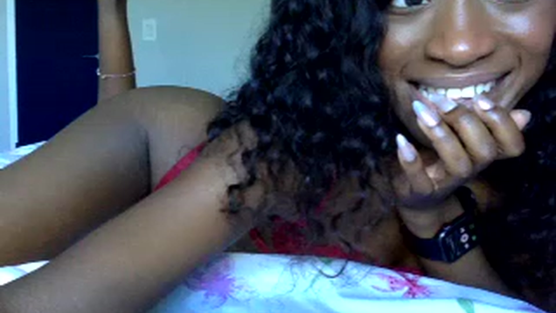 Gallery image thumbnail from sexyyliyahh's myfreecams stream on, 08/08/2023, 24:21 image 15 of 20
