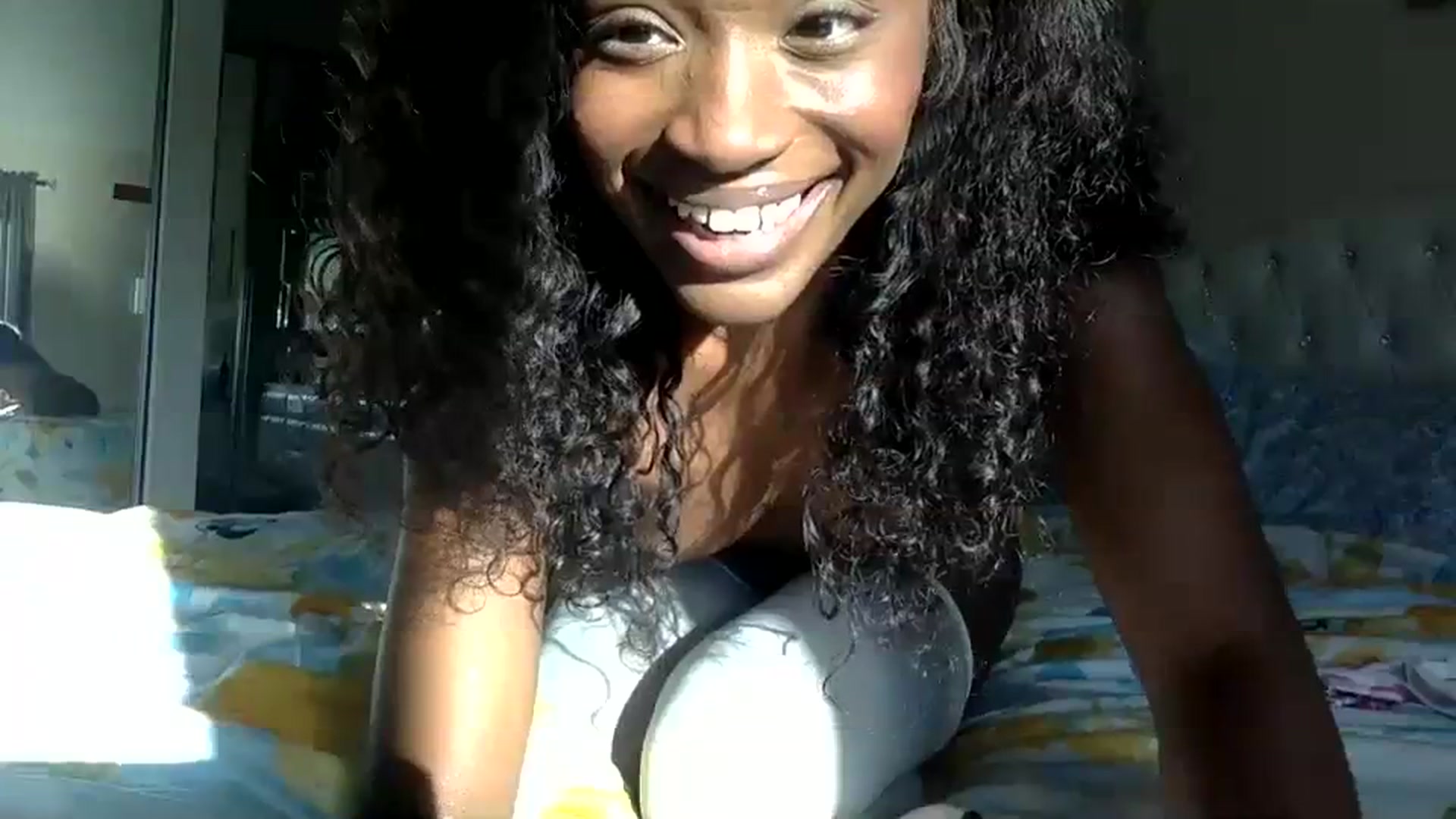 Gallery image thumbnail from sexyyliyahh's myfreecams stream on, 08/17/2023, 01:27 image 11 of 20