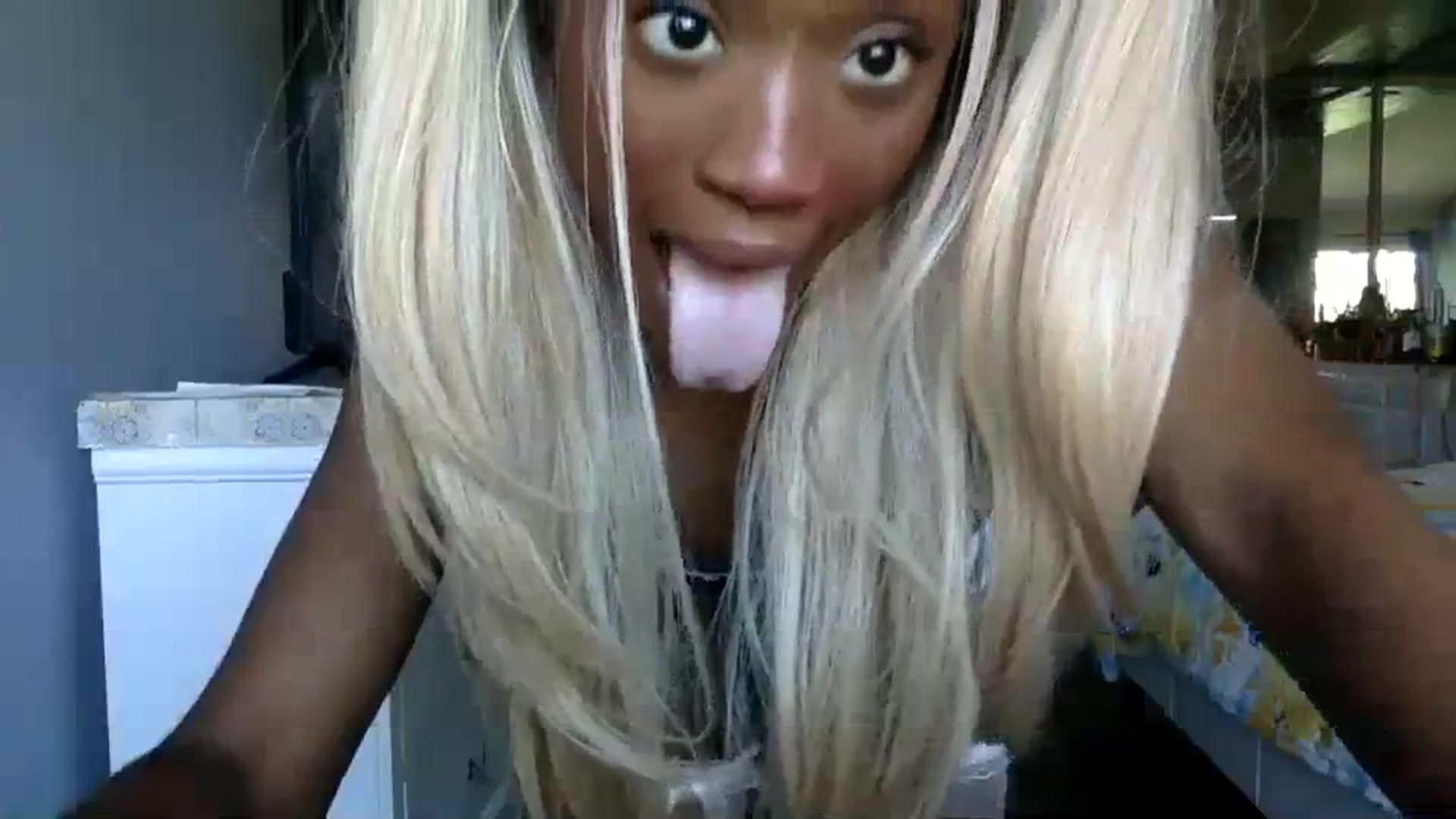 Gallery image thumbnail from sexyyliyahh's myfreecams stream on, 08/18/2023, 19:45 image 20 of 20