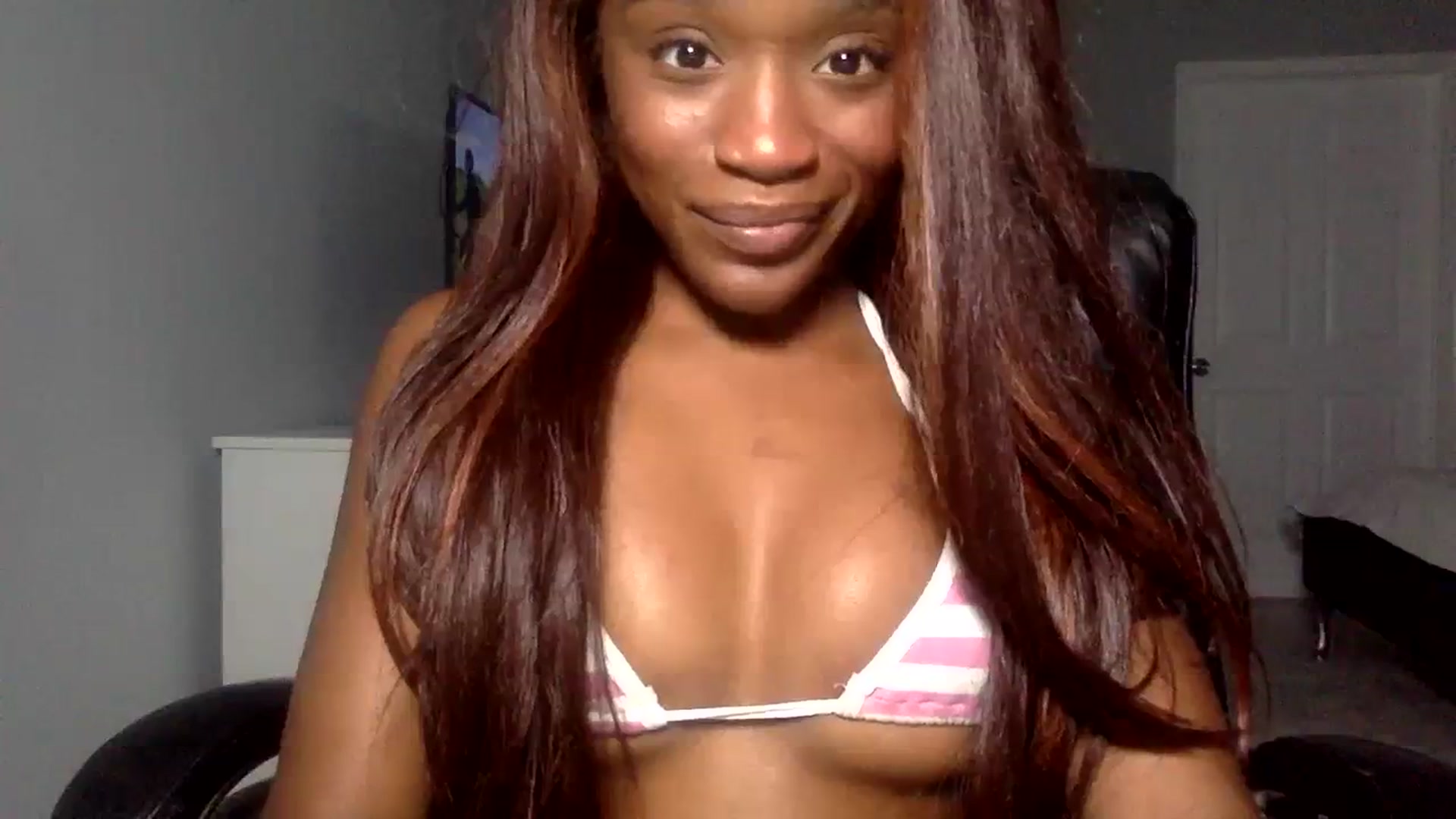 Gallery image thumbnail from sexyyliyahh's myfreecams stream on, 08/31/2023, 02:47 image 19 of 20