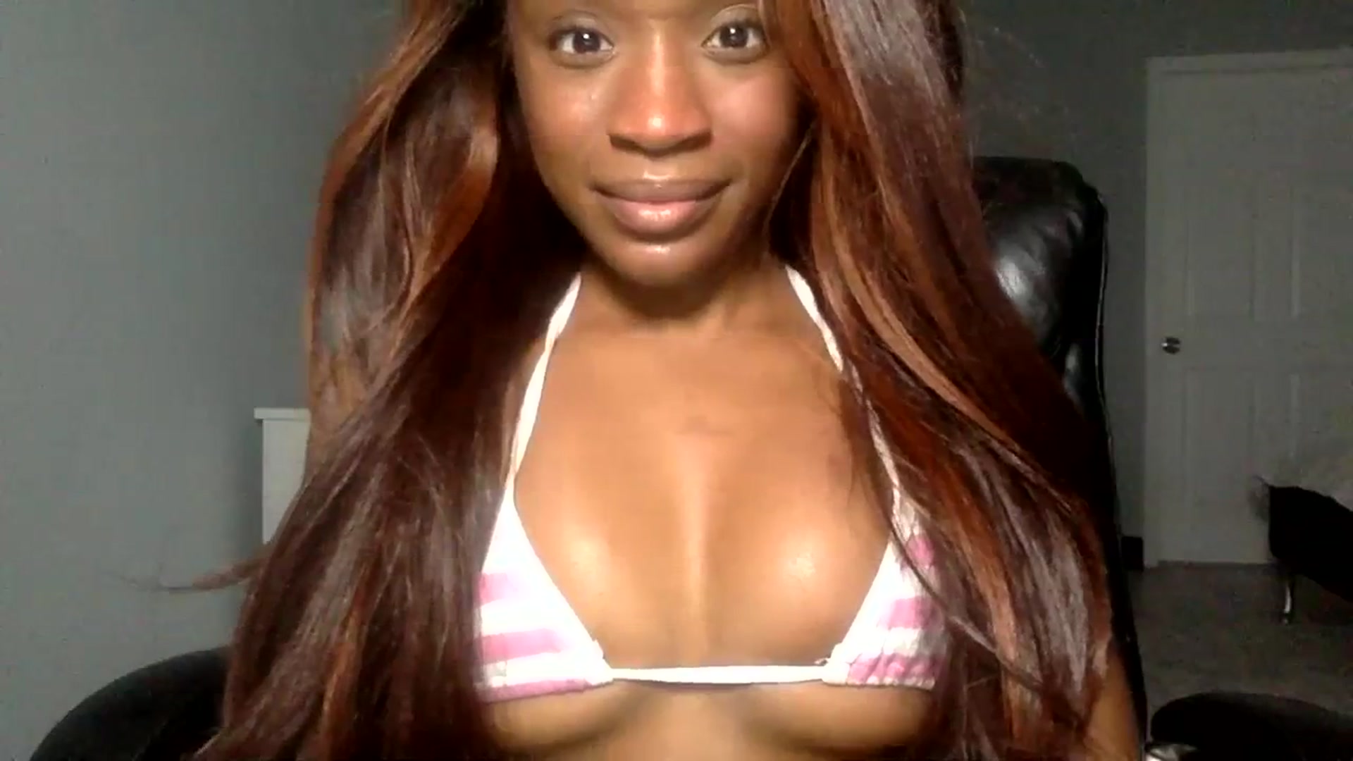 Gallery image thumbnail from sexyyliyahh's myfreecams stream on, 08/31/2023, 02:47 image 16 of 20