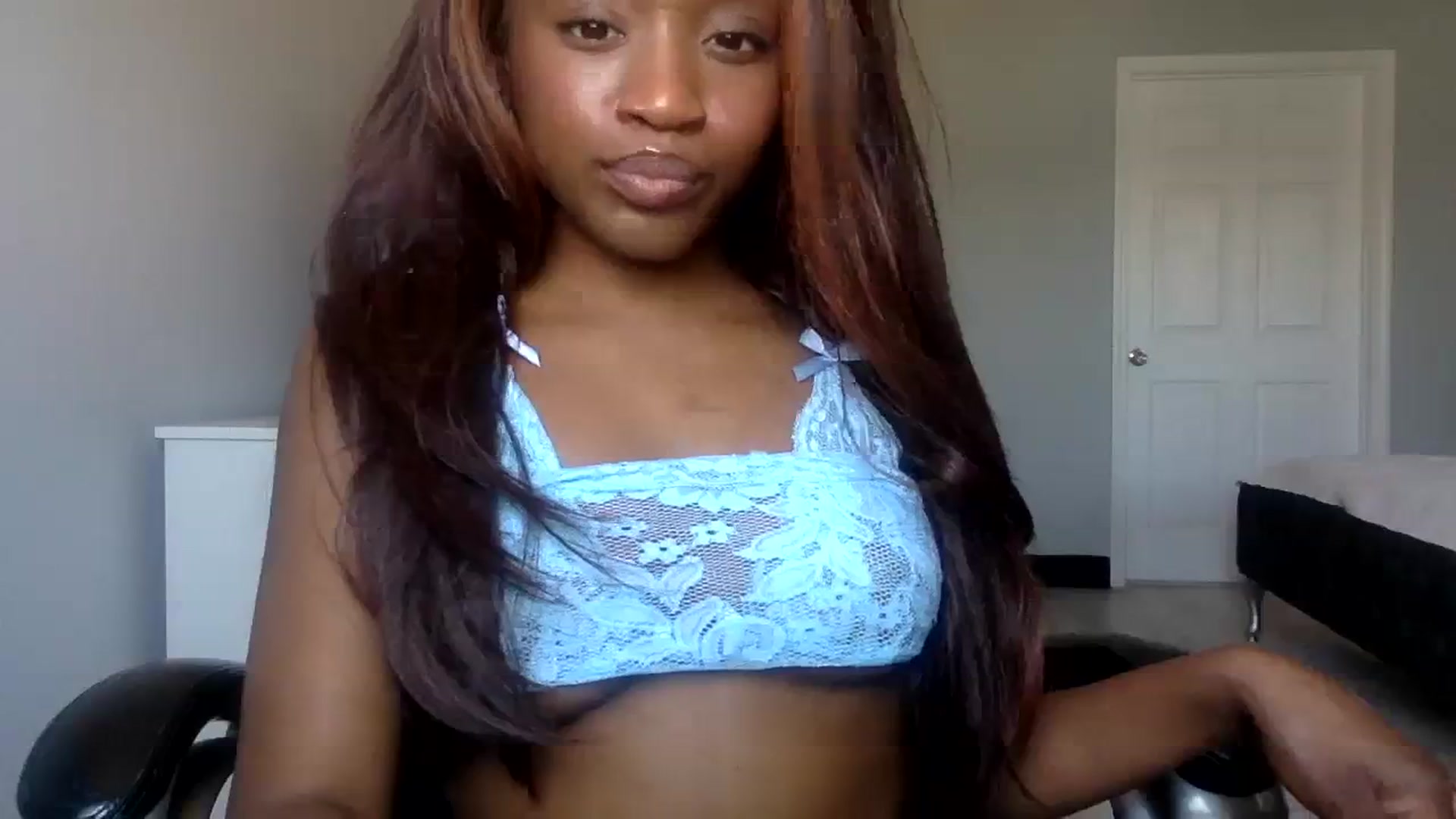 Gallery image thumbnail from sexyyliyahh's myfreecams stream on, 08/31/2023, 19:19 image 3 of 20