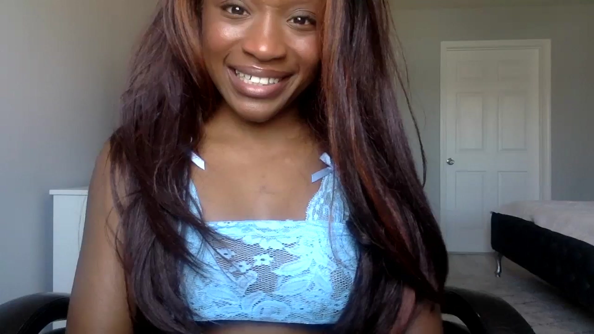 Gallery image thumbnail from sexyyliyahh's myfreecams stream on, 08/31/2023, 19:19 image 6 of 20