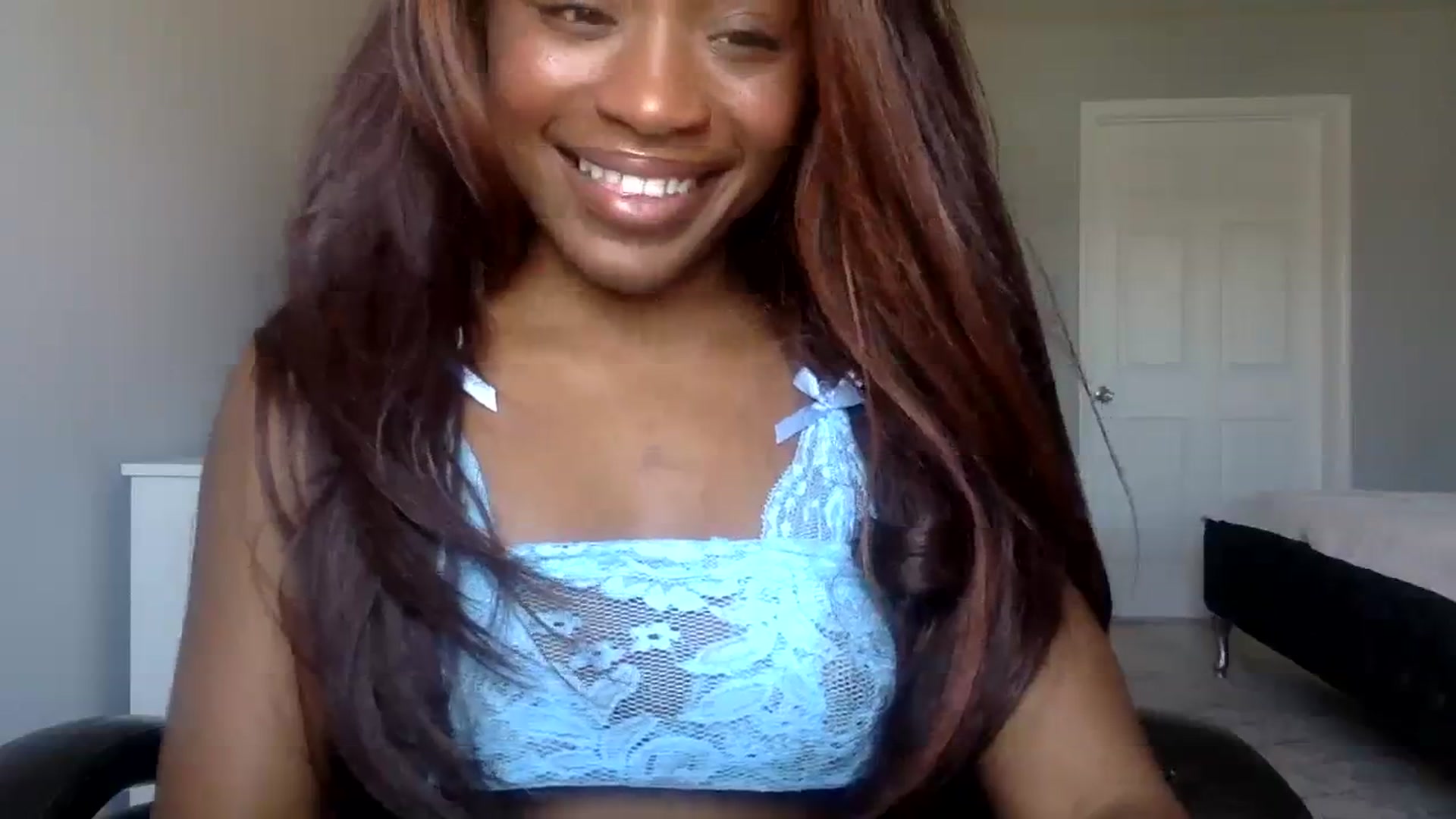 Gallery image thumbnail from sexyyliyahh's myfreecams stream on, 08/31/2023, 19:19 image 7 of 20