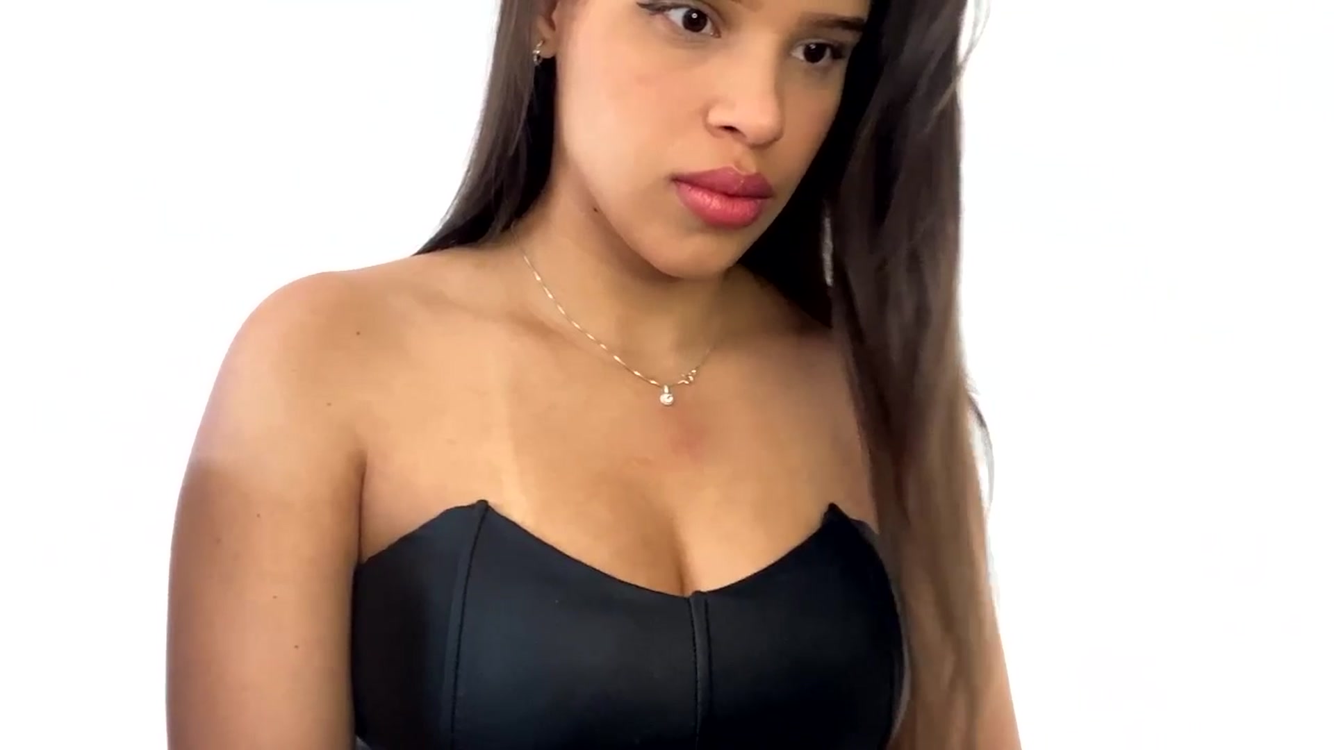 Gallery image thumbnail from shaiduzhnikov's myfreecams stream on, 08/25/2024, 10:56 image 7 of 20