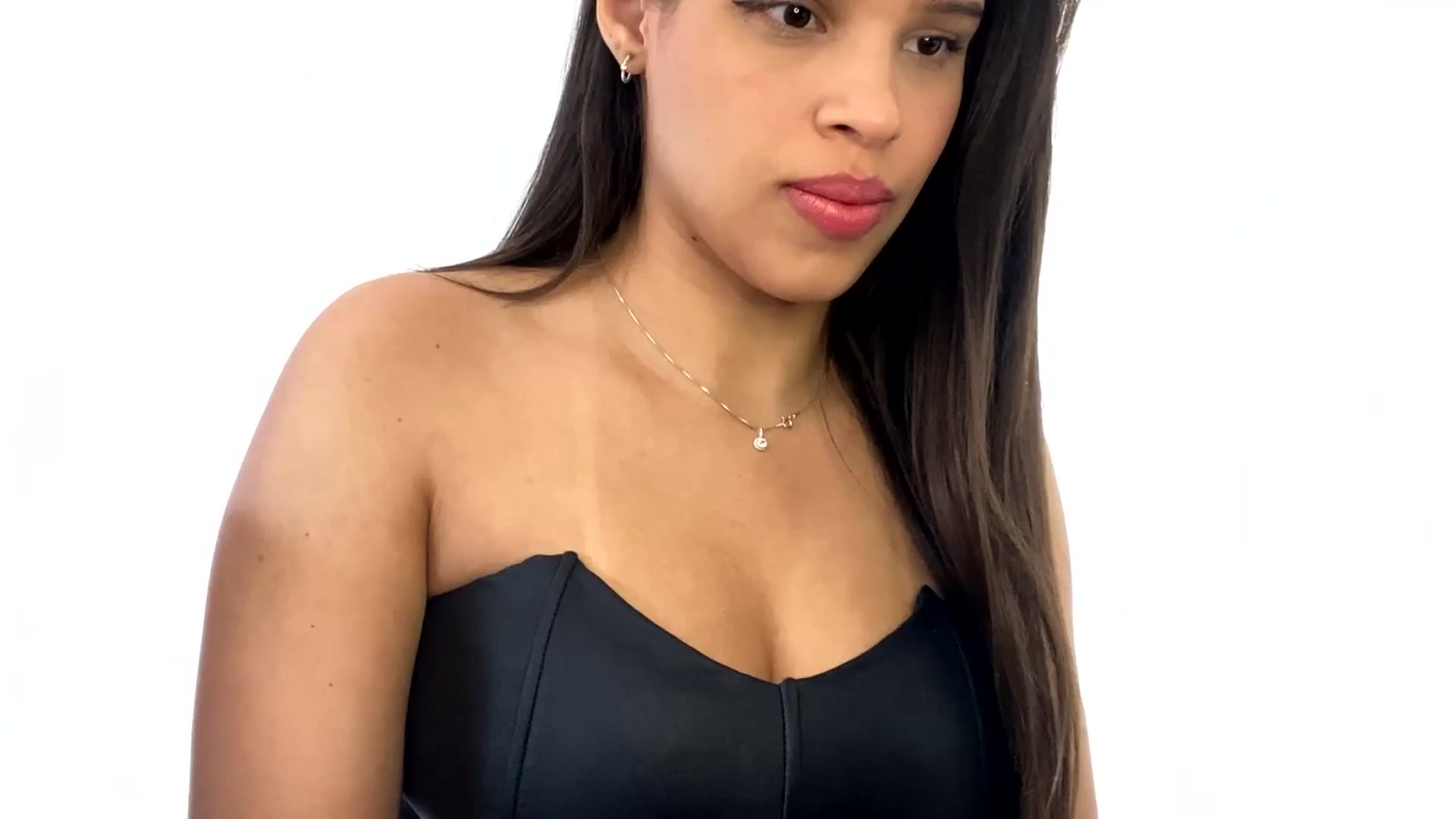 Gallery image thumbnail from shaiduzhnikov's myfreecams stream on, 08/25/2024, 10:56 image 17 of 20