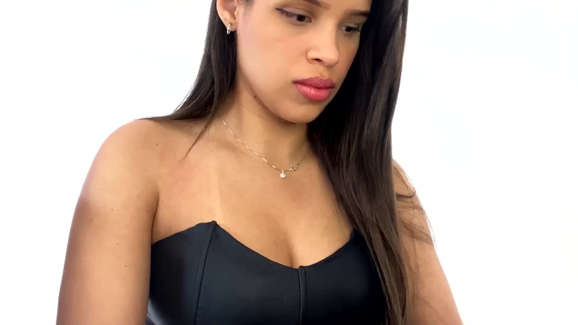 Gallery image thumbnail from shaiduzhnikov's myfreecams stream on, 08/25/2024, 10:56 image 19 of 20