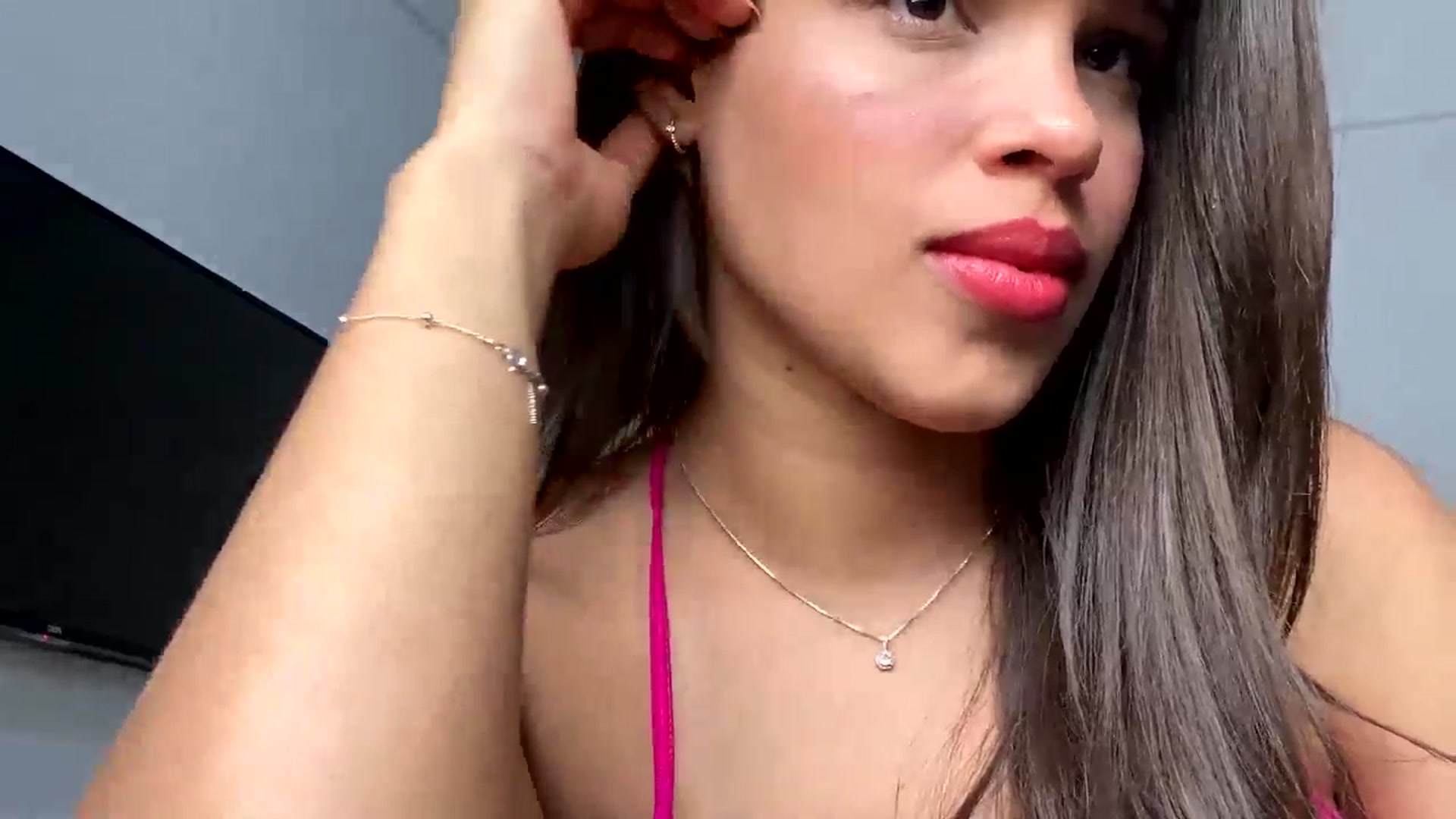Gallery image thumbnail from shaiduzhnikov's myfreecams stream on, 08/28/2024, 14:09 image 14 of 20