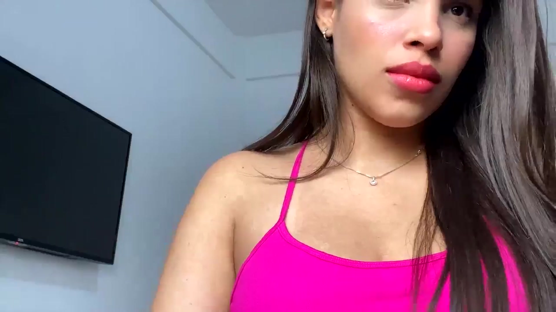 Gallery image thumbnail from shaiduzhnikov's myfreecams stream on, 08/28/2024, 14:09 image 15 of 20